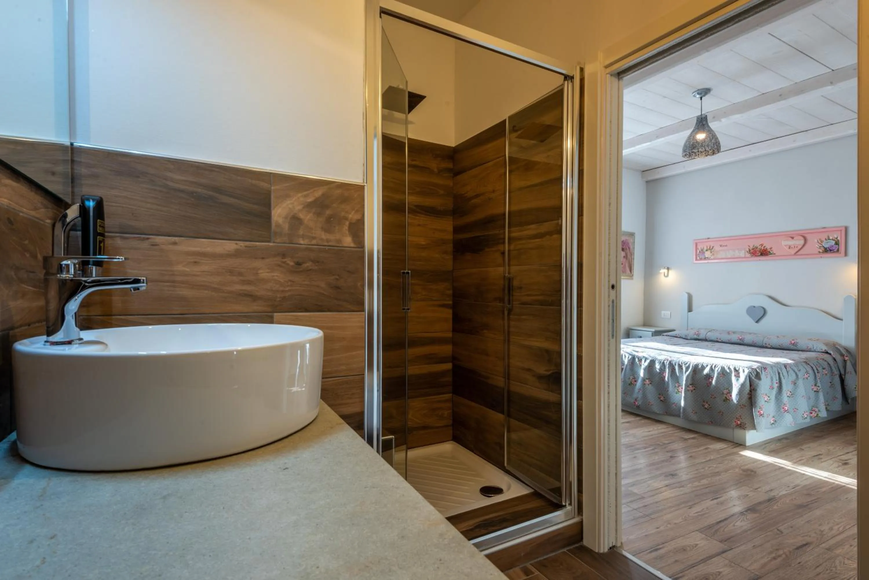 Bathroom, Bed in Locanda Zita