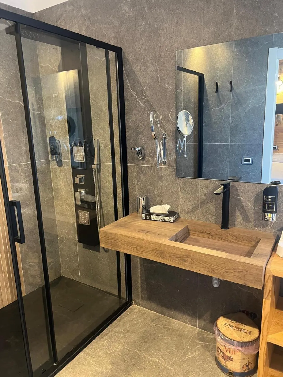 Shower in Locanda Zita