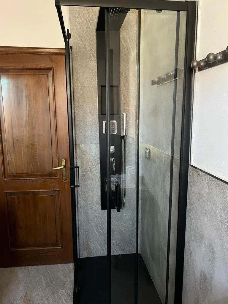 Shower in Locanda Zita