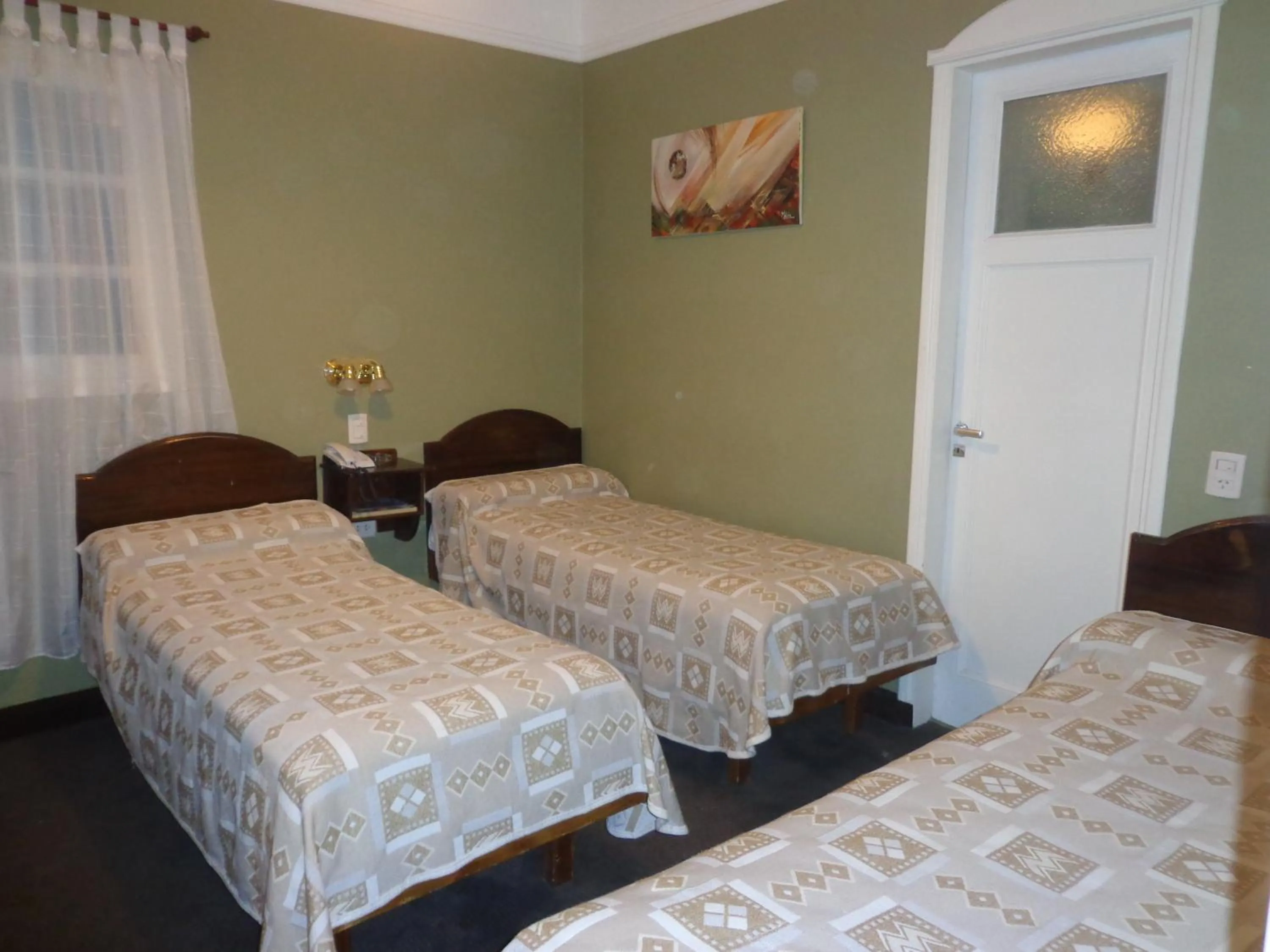 Photo of the whole room, Bed in Hotel Selby