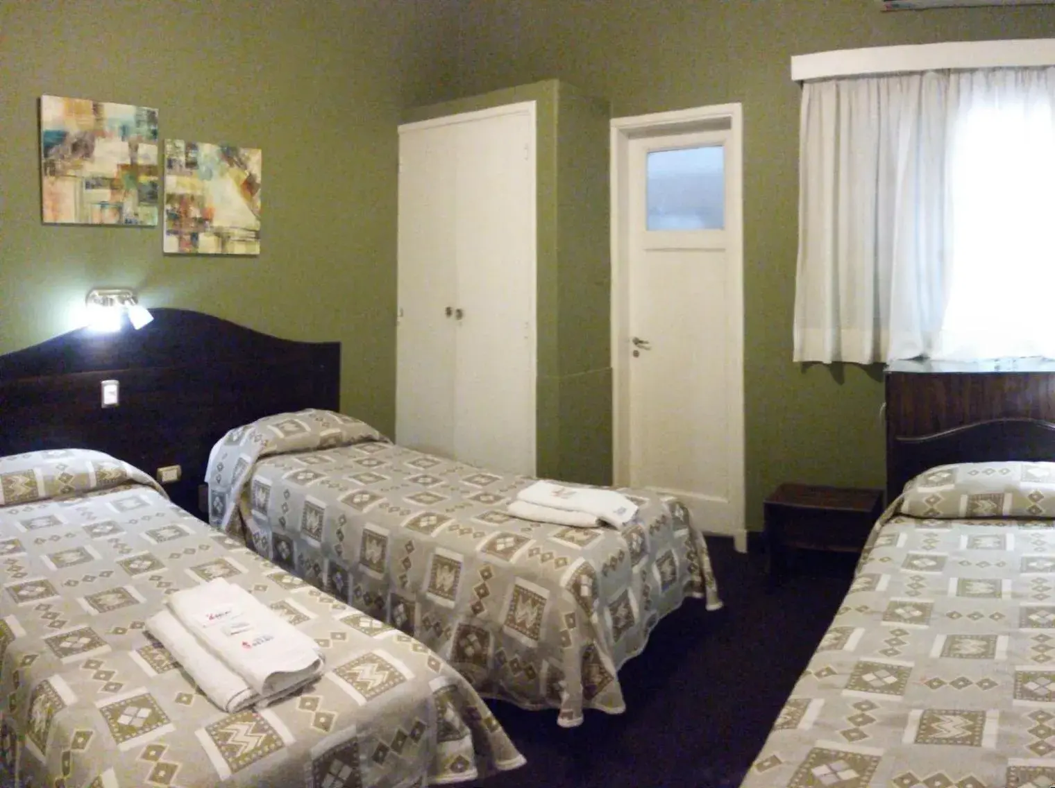 Photo of the whole room in Hotel Selby Photo of the whole room in Hotel Selby