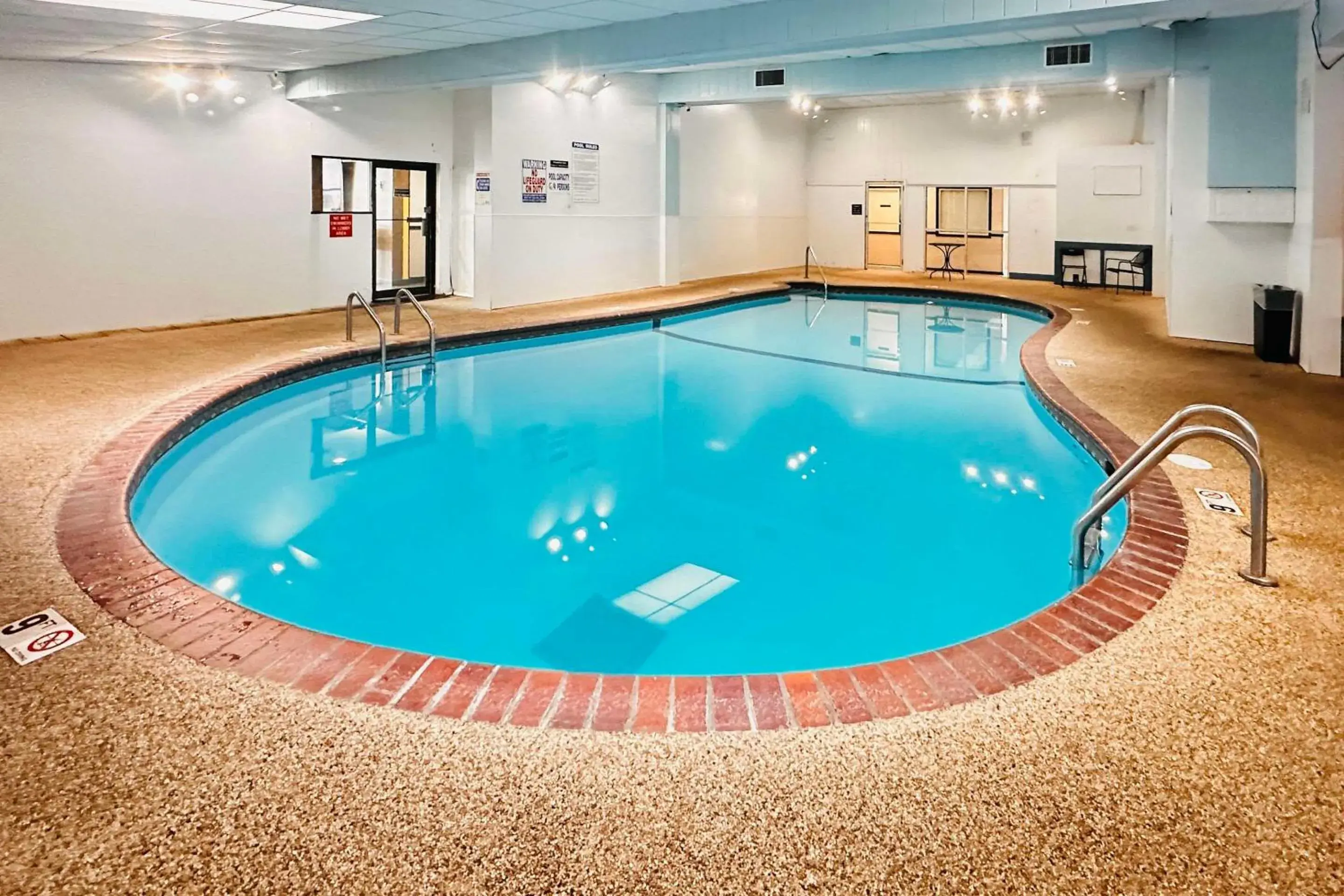 Swimming pool in Quality Inn St Paul-Minneapolis-Midway Swimming pool in Quality Inn St Paul-Minneapolis-Midway
