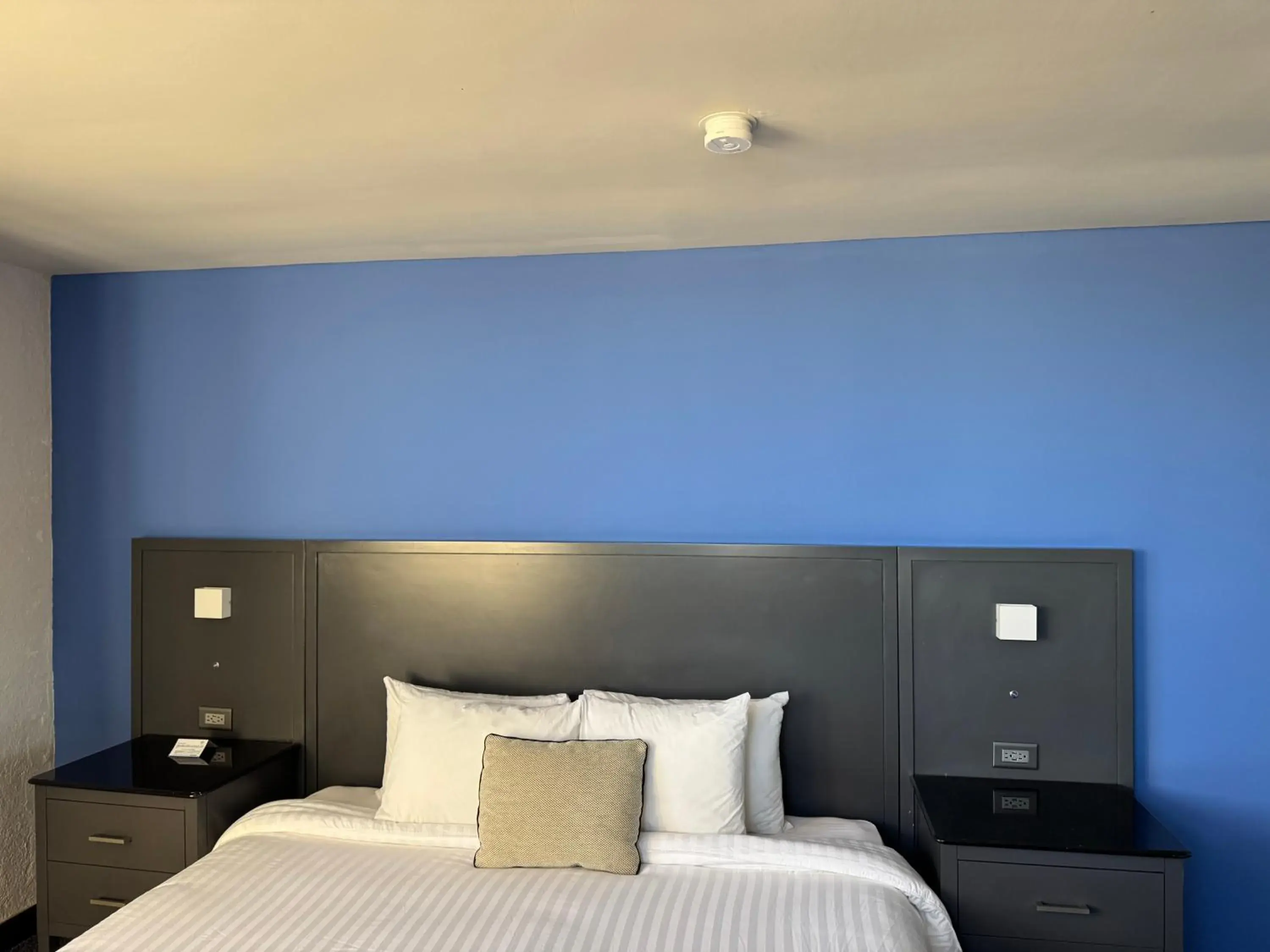 Bed in Hotel Corona Plaza Bed in Hotel Corona Plaza