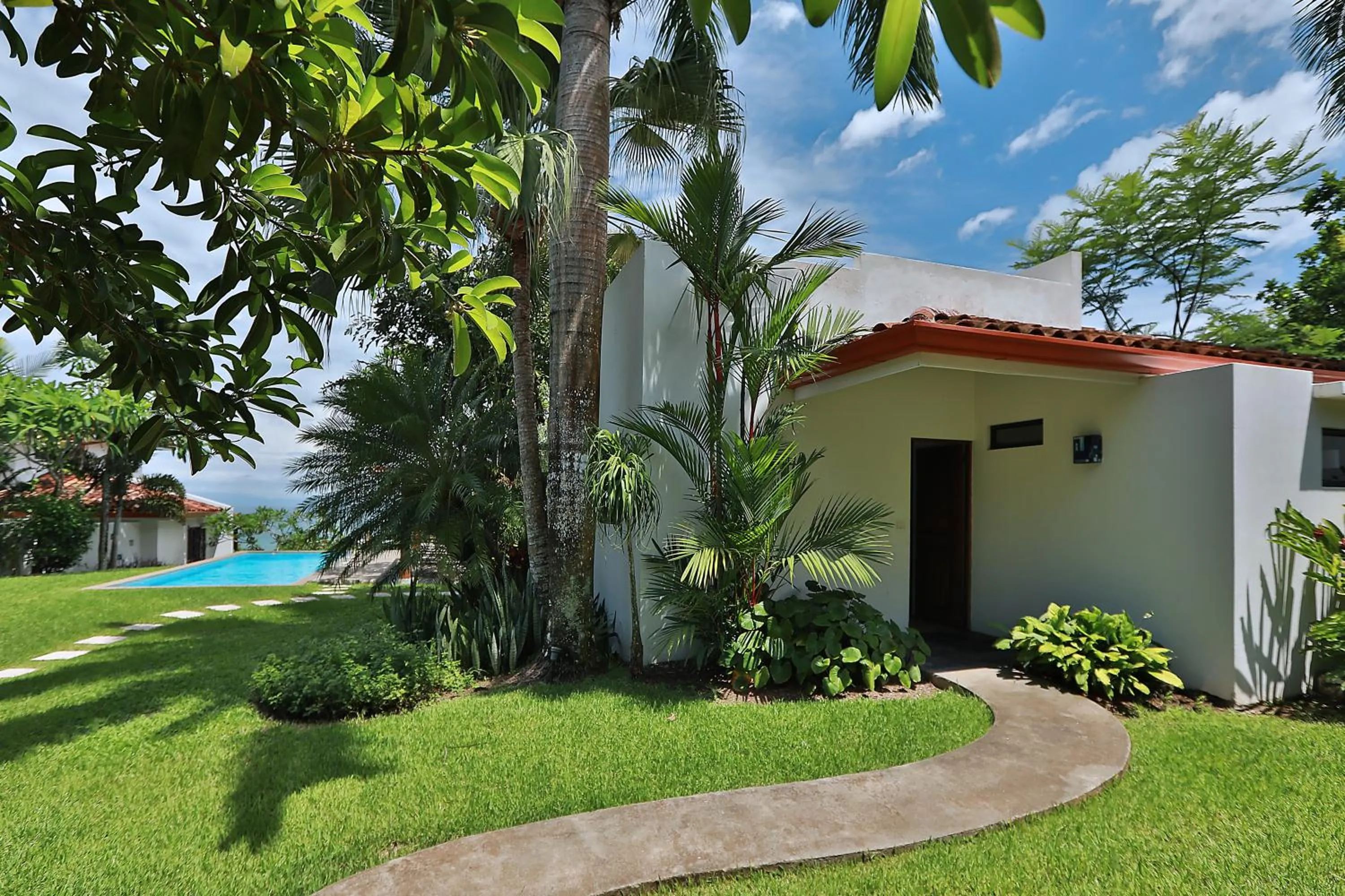Property building in Casa Frangipani