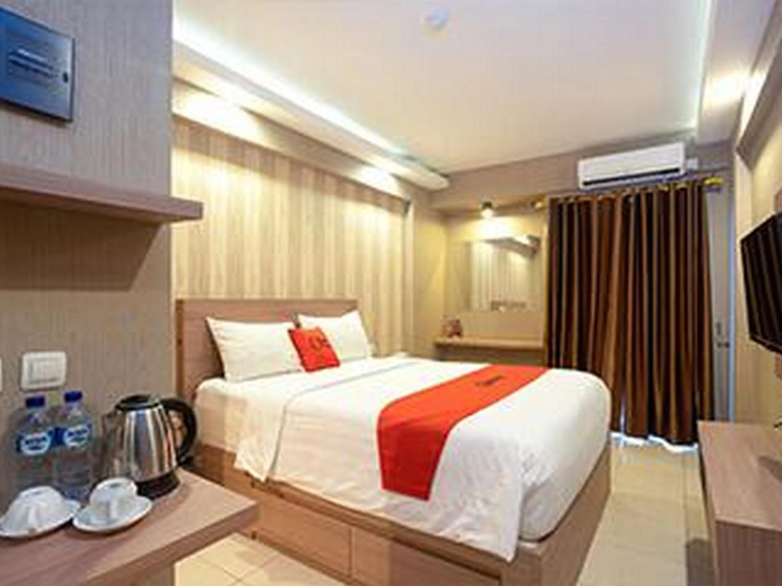 Bedroom, Bed in RedDoorz Apartment at Bogor Valley