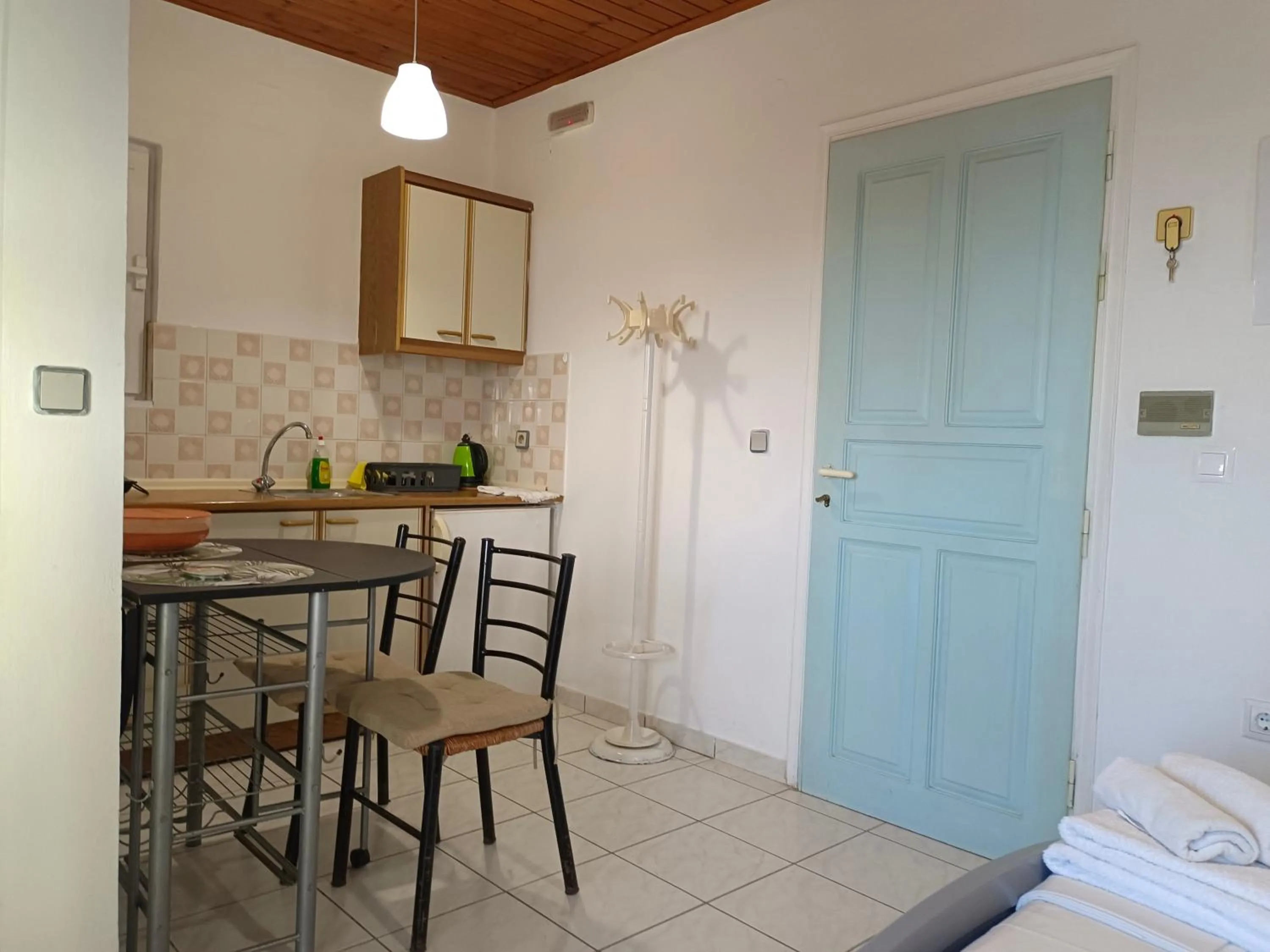 kitchen in Albatross Apartments