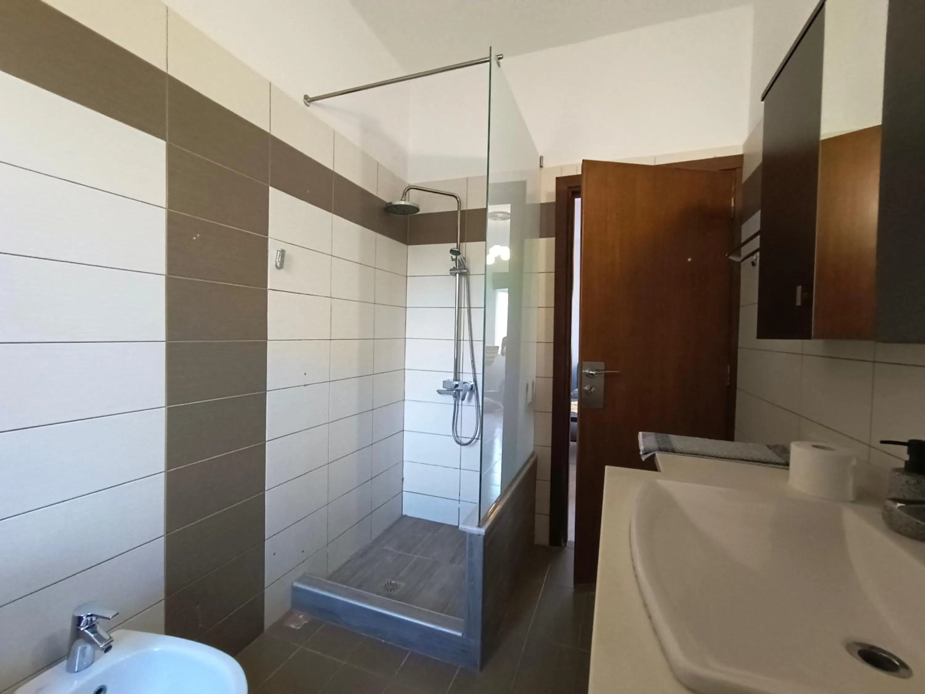 Bathroom in Albatross Apartments