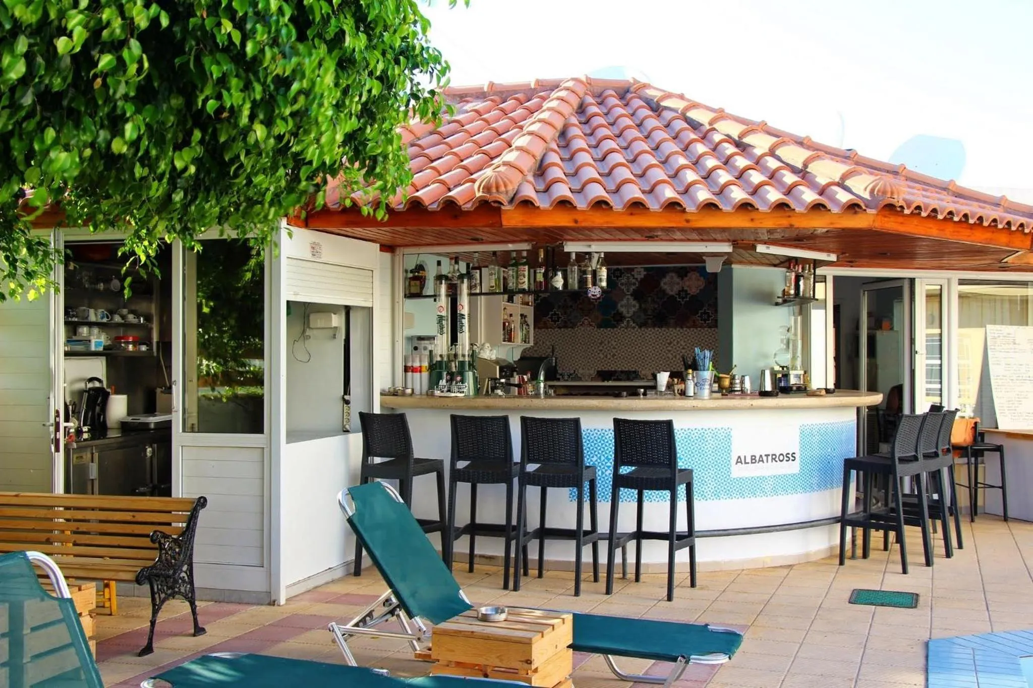 Food and drinks in Albatross Apartments