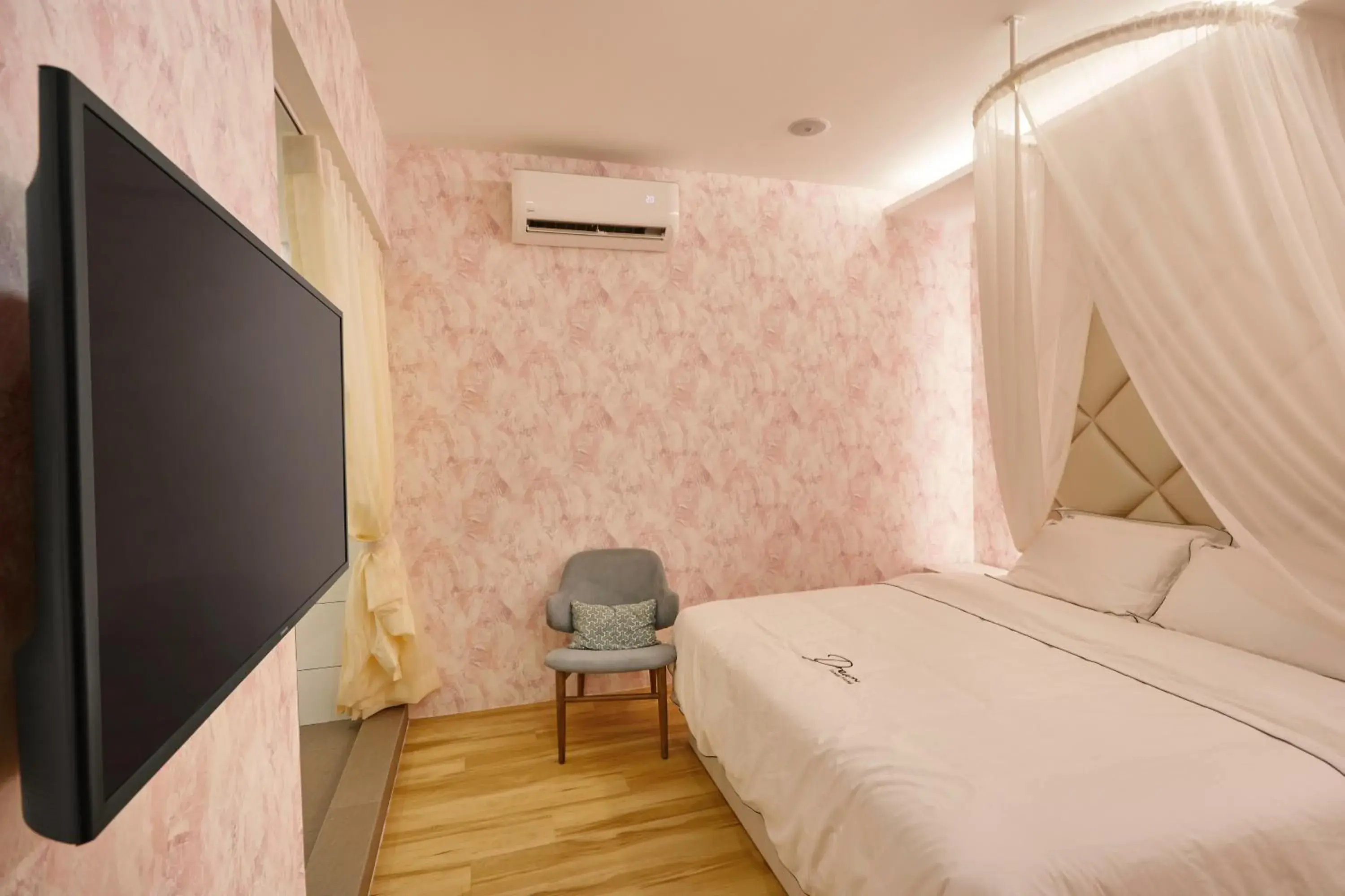 Bed in DREAM LUXURY HOTEL Bed in DREAM LUXURY HOTEL