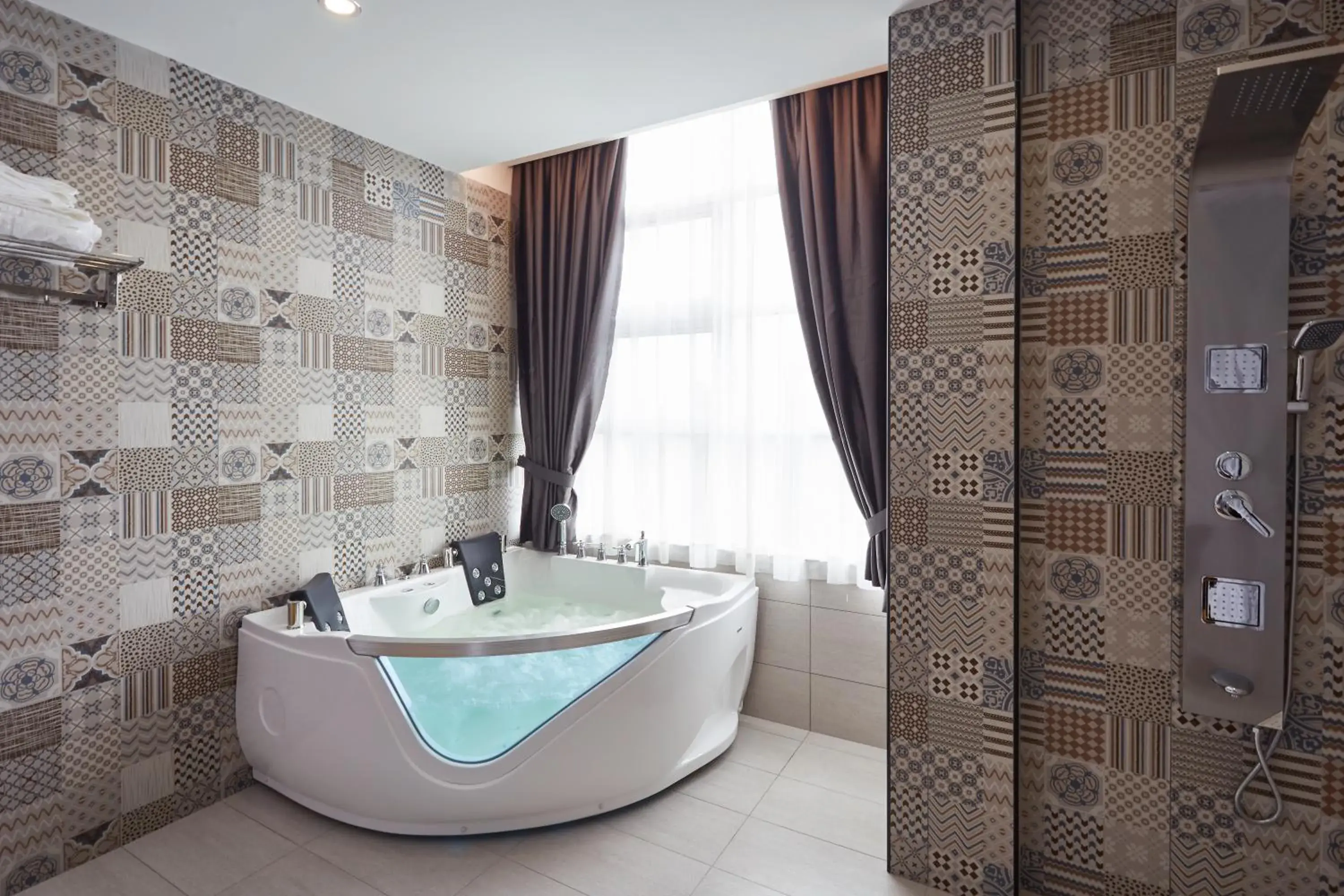 King Suite with Spa Bath in DREAM LUXURY HOTEL King Suite with Spa Bath in DREAM LUXURY HOTEL