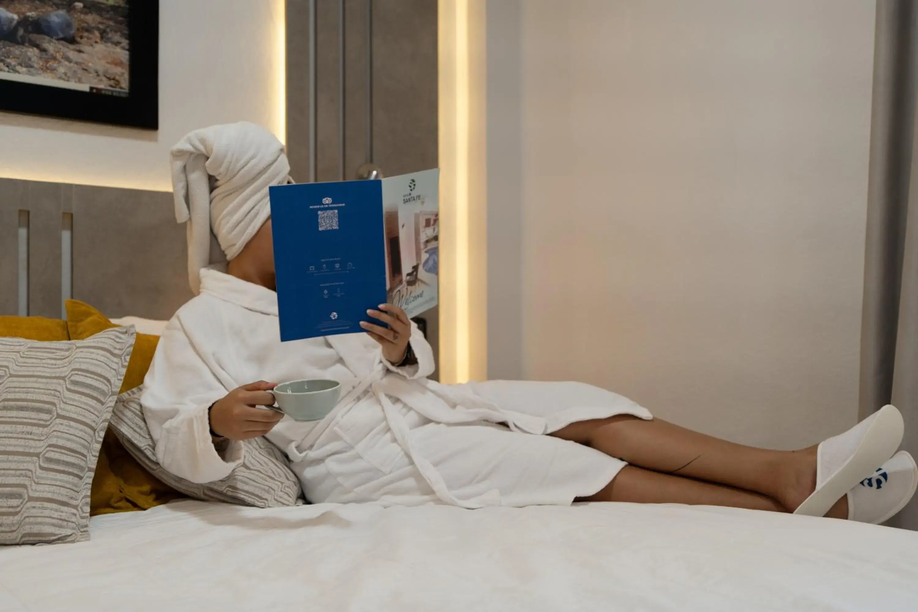 People, Bed in Hotel Santa Fe People, Bed in Hotel Santa Fe