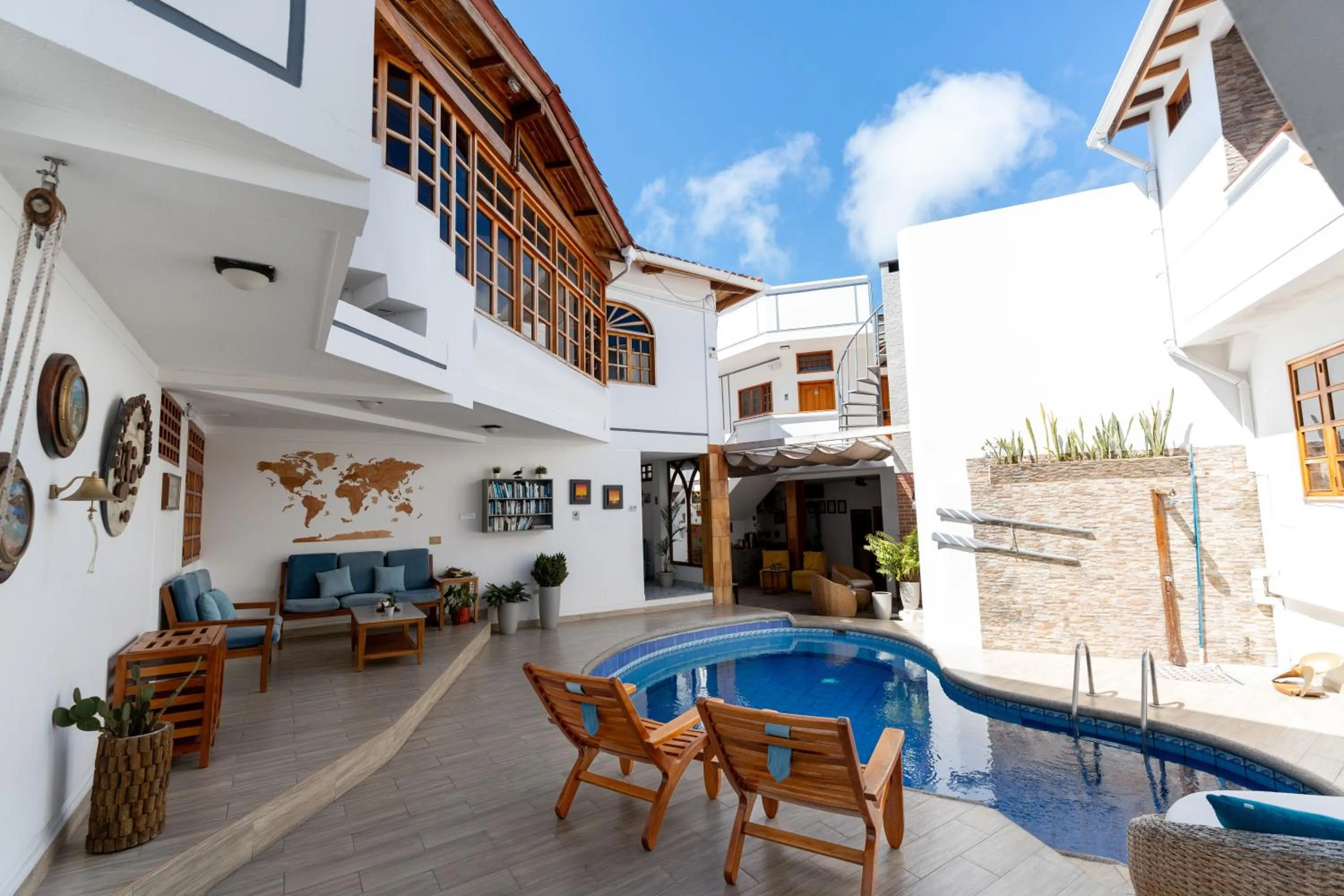 Swimming pool in Hotel Santa Fe