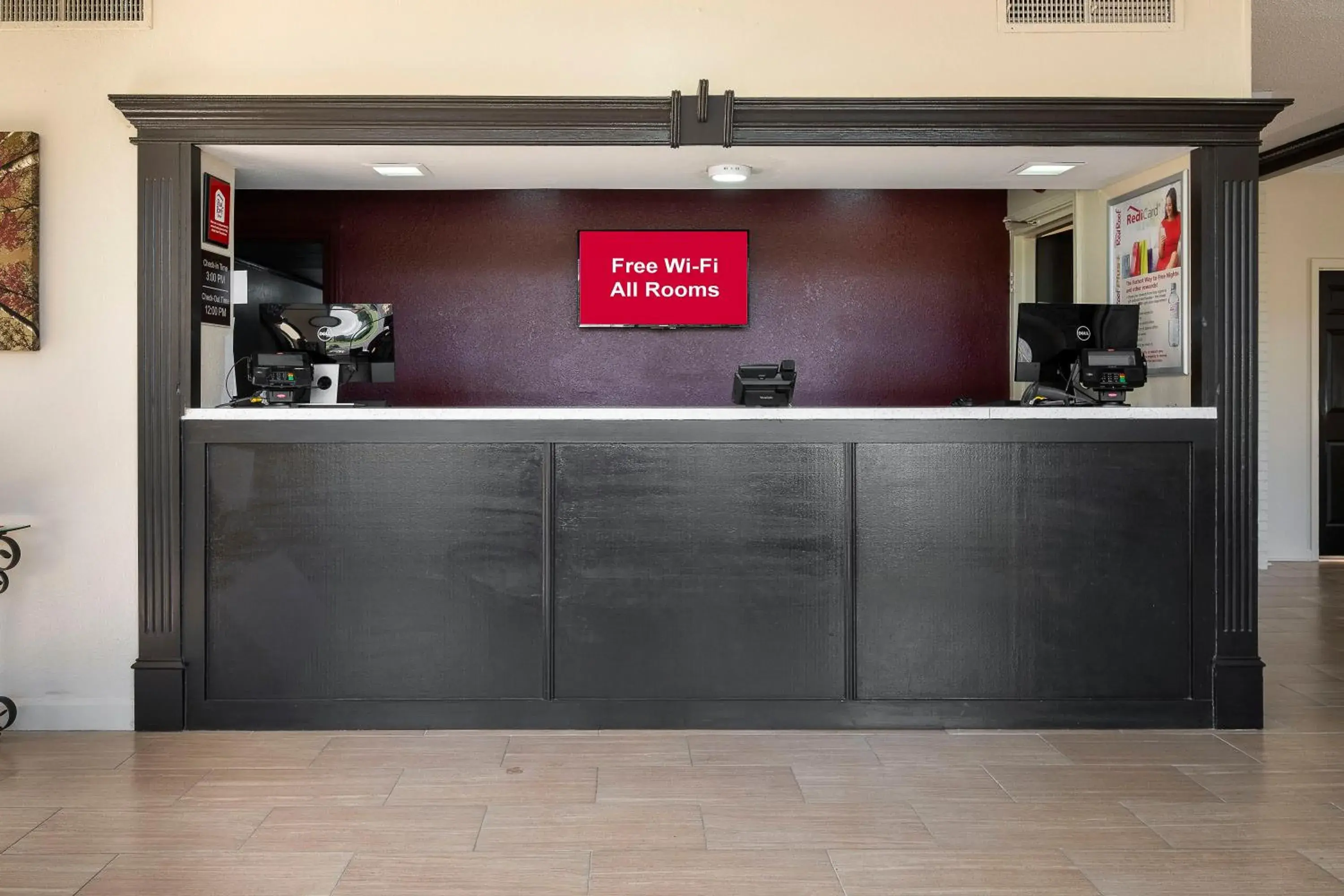 Lobby or reception in Red Roof Inn Murray Lobby or reception in Red Roof Inn Murray