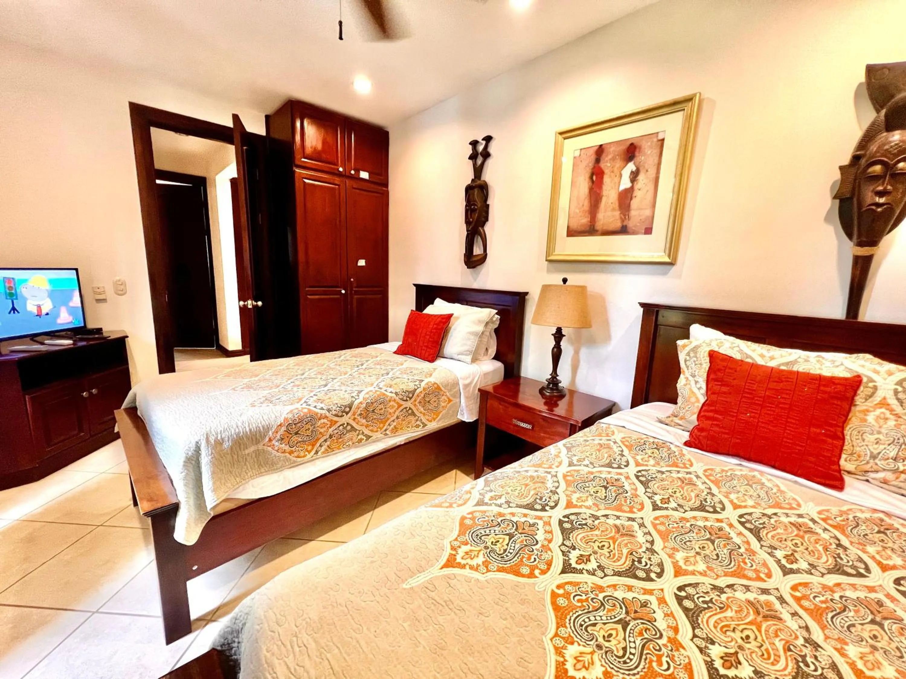 Guests, Bed in Monte Carlo Luxury Condominiums