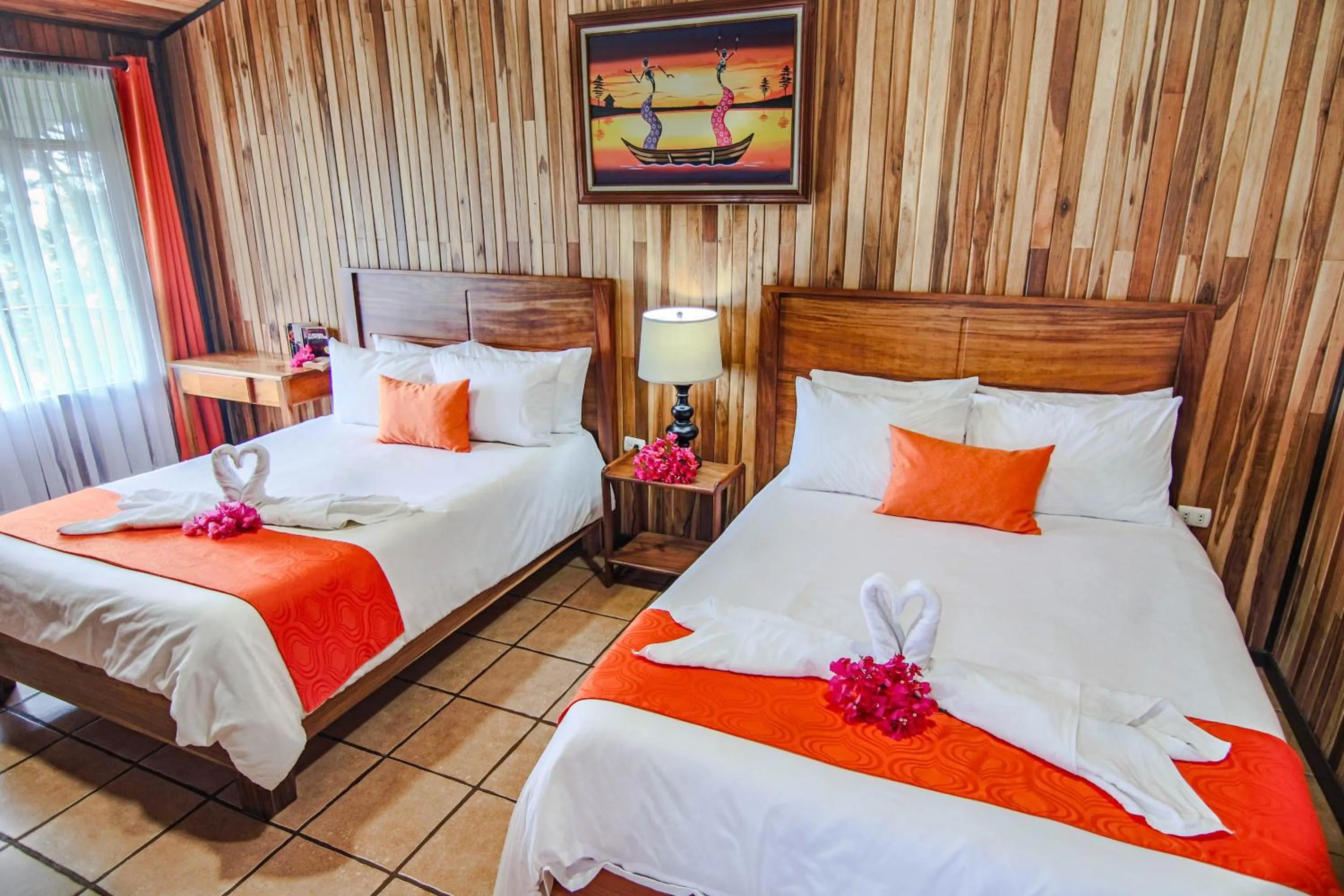 Photo of the whole room, Bed in Mar Inn Costa Rica