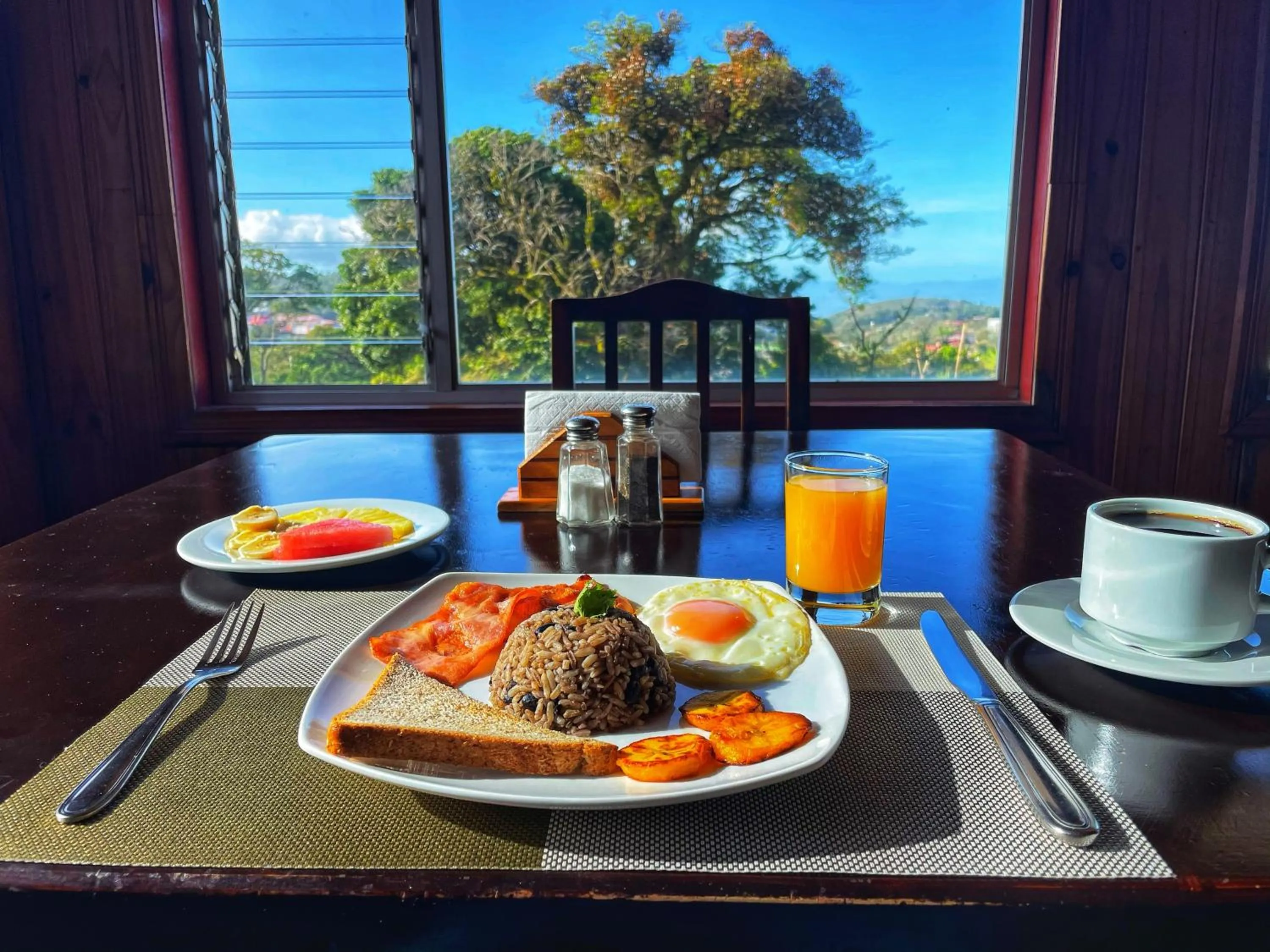 Food and drinks in Mar Inn Costa Rica