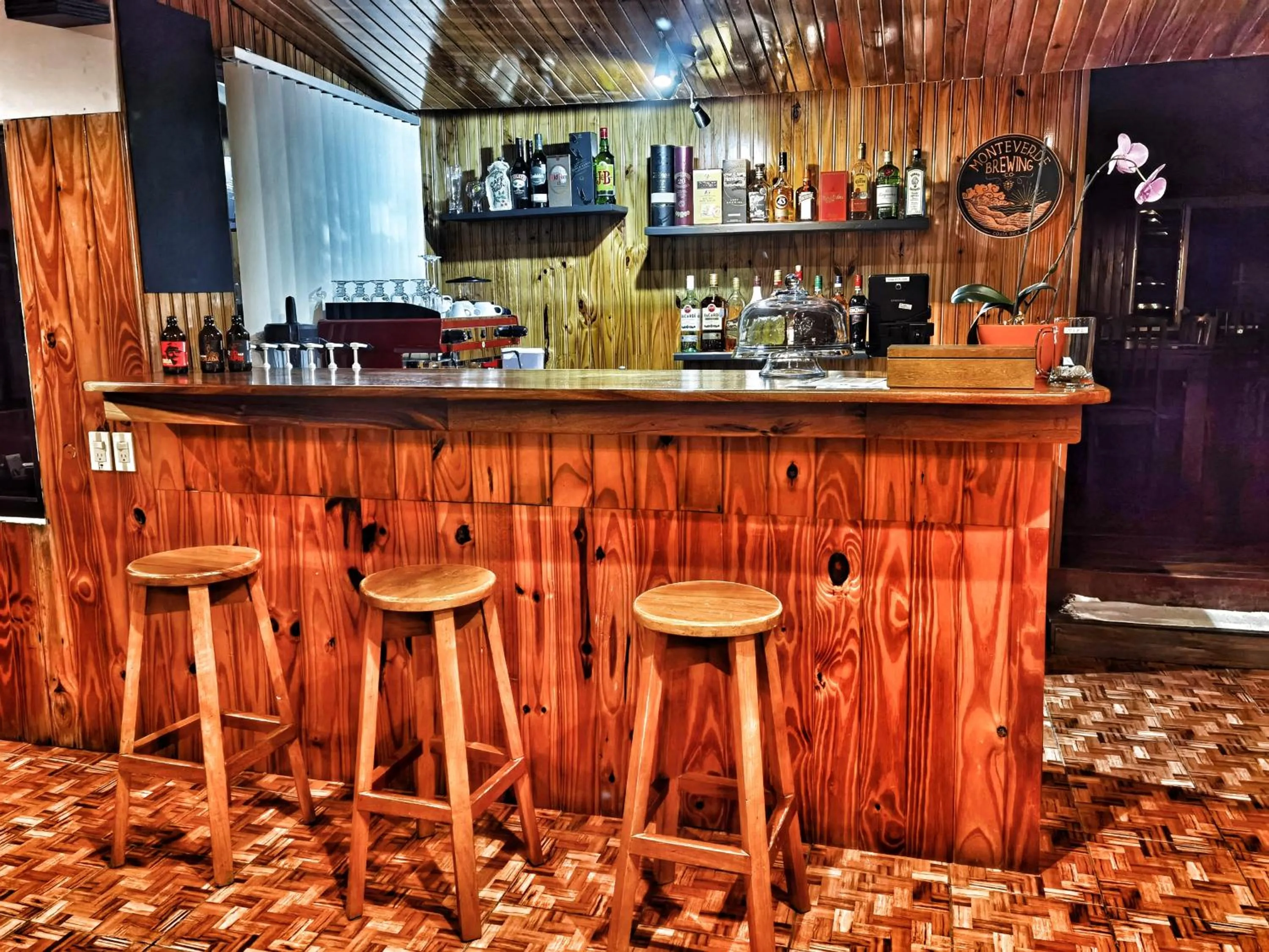 Restaurant/places to eat in Mar Inn Costa Rica