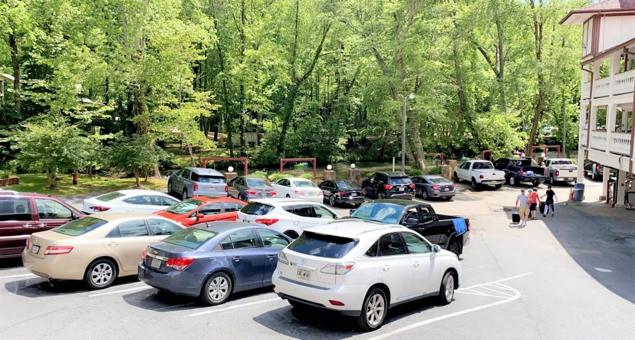 River view in Riverbend Motel & Cabins