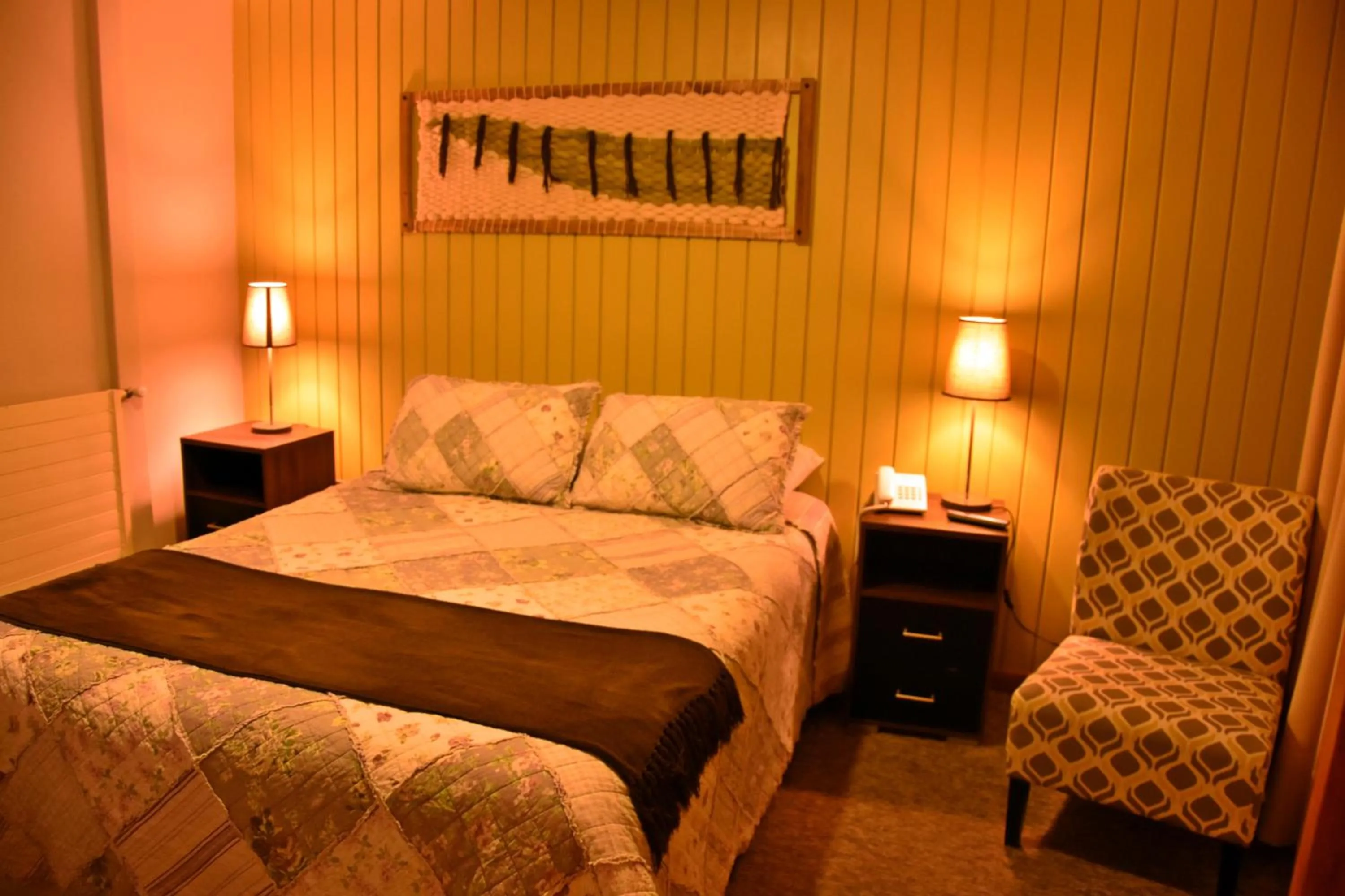 Photo of the whole room, Bed in Lady Florence Dixie