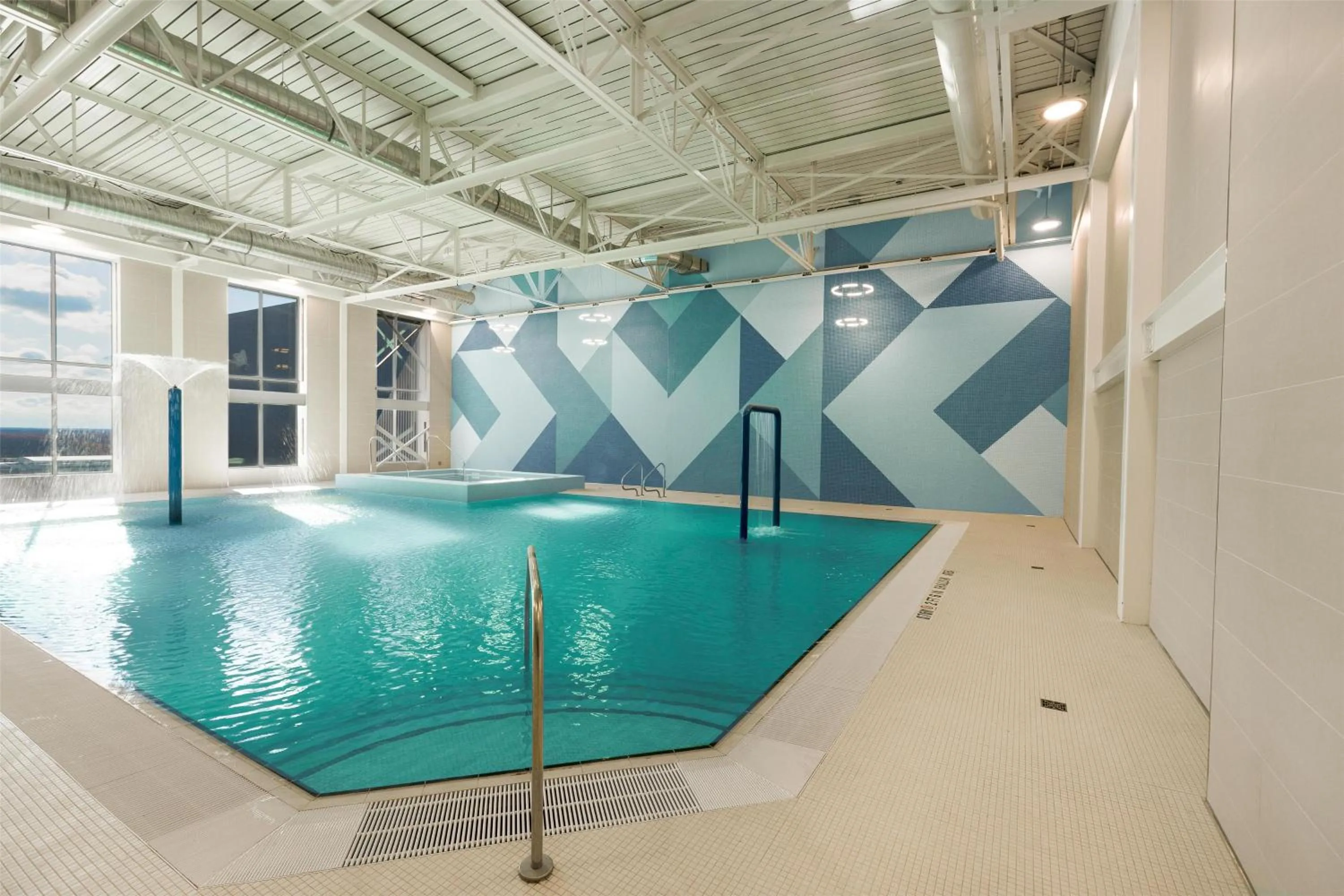 Pool view in Hilton Niagara Falls/ Fallsview Hotel and Suites