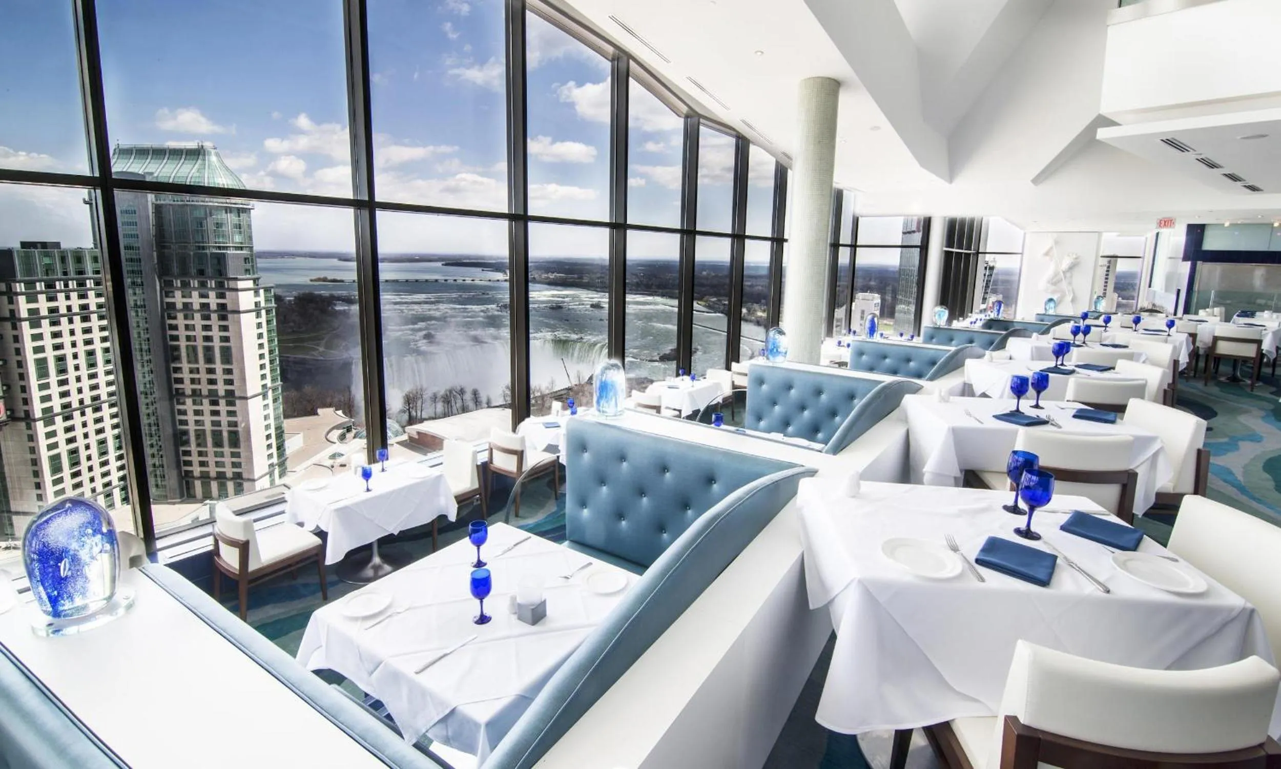 Restaurant/places to eat in Hilton Niagara Falls/ Fallsview Hotel and Suites