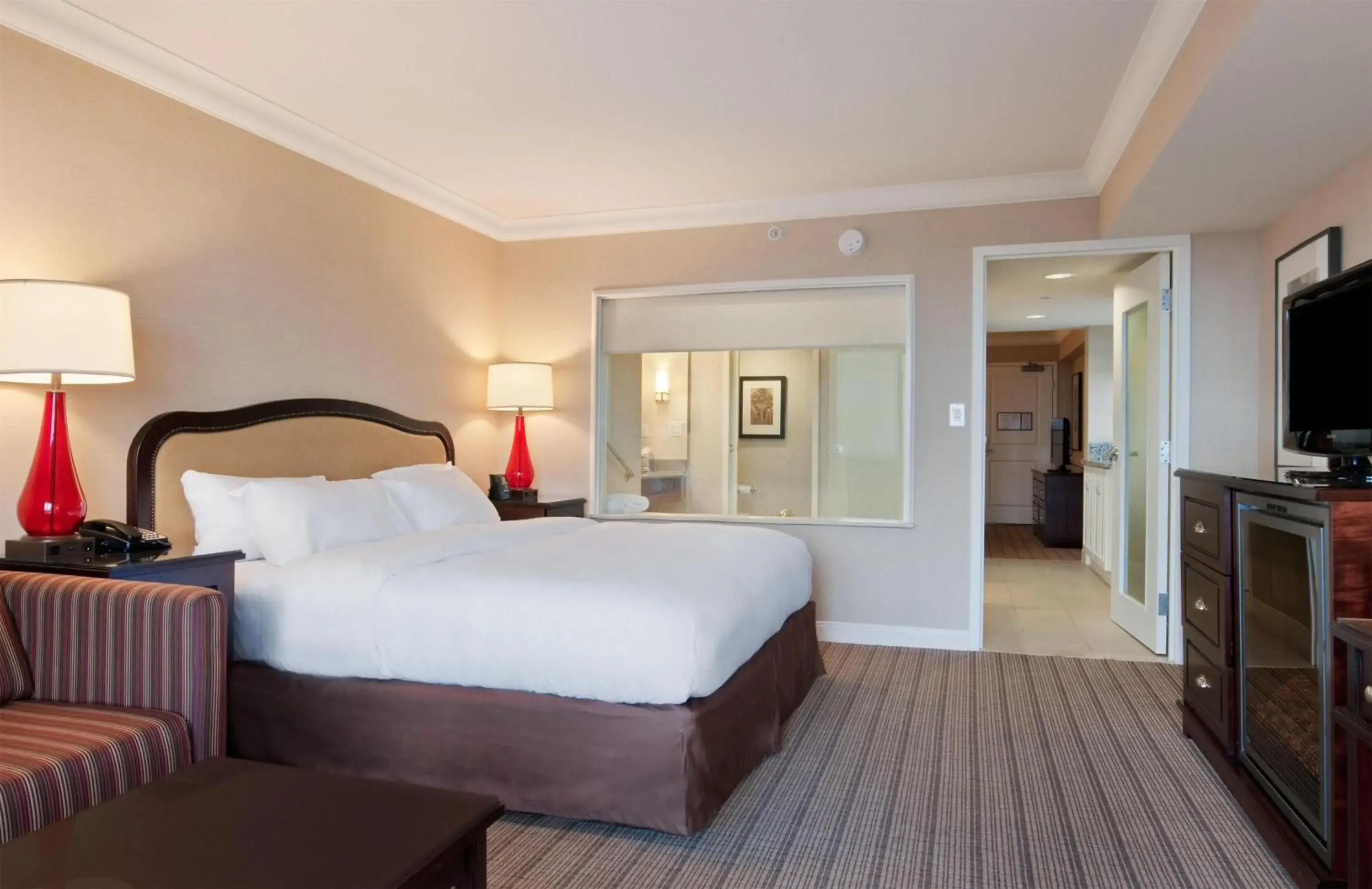 Bed in Hilton Niagara Falls/ Fallsview Hotel and Suites Bed in Hilton Niagara Falls/ Fallsview Hotel and Suites