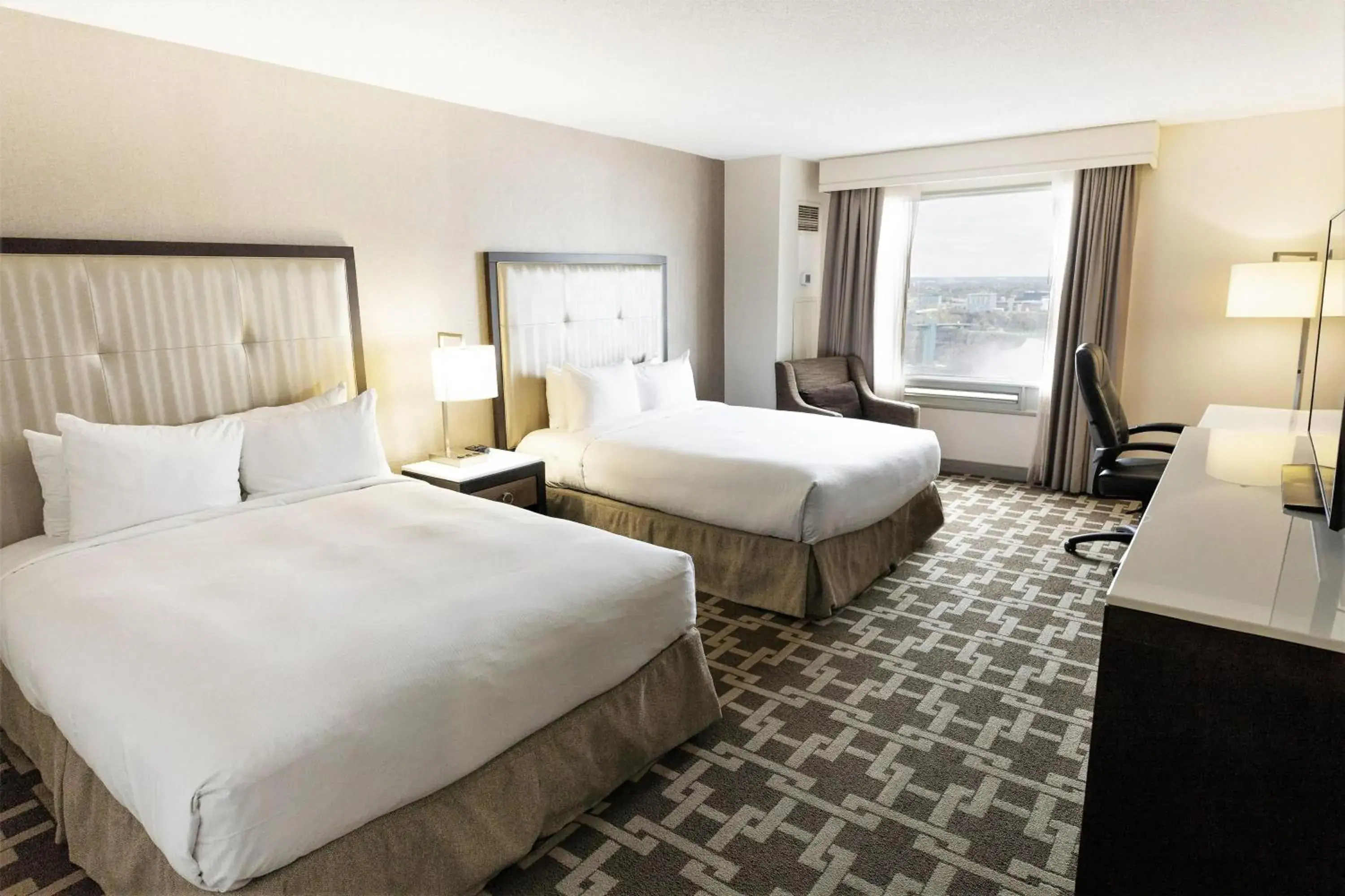 Bedroom, Bed in Hilton Niagara Falls/ Fallsview Hotel and Suites Bedroom, Bed in Hilton Niagara Falls/ Fallsview Hotel and Suites