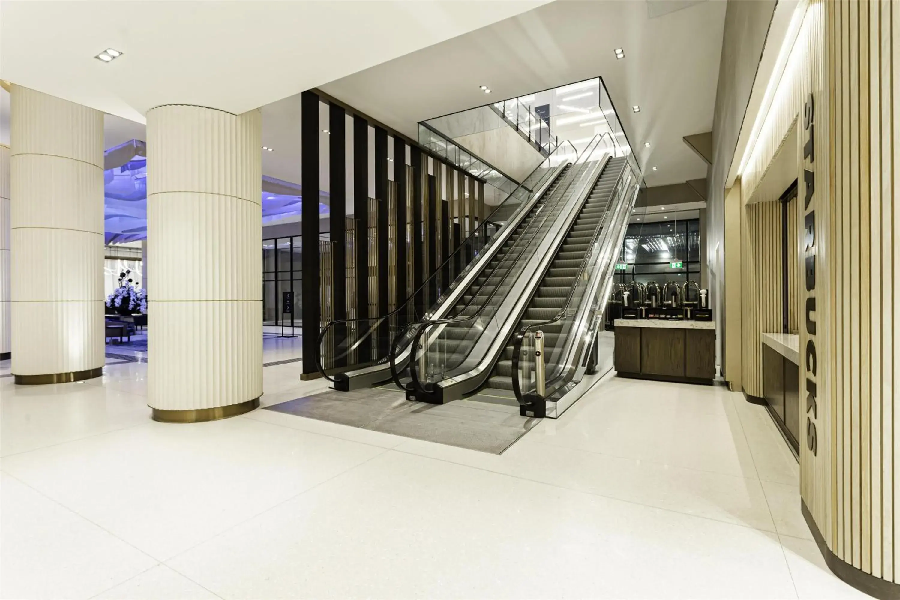 Lobby or reception in Hilton Niagara Falls/ Fallsview Hotel and Suites Lobby or reception in Hilton Niagara Falls/ Fallsview Hotel and Suites