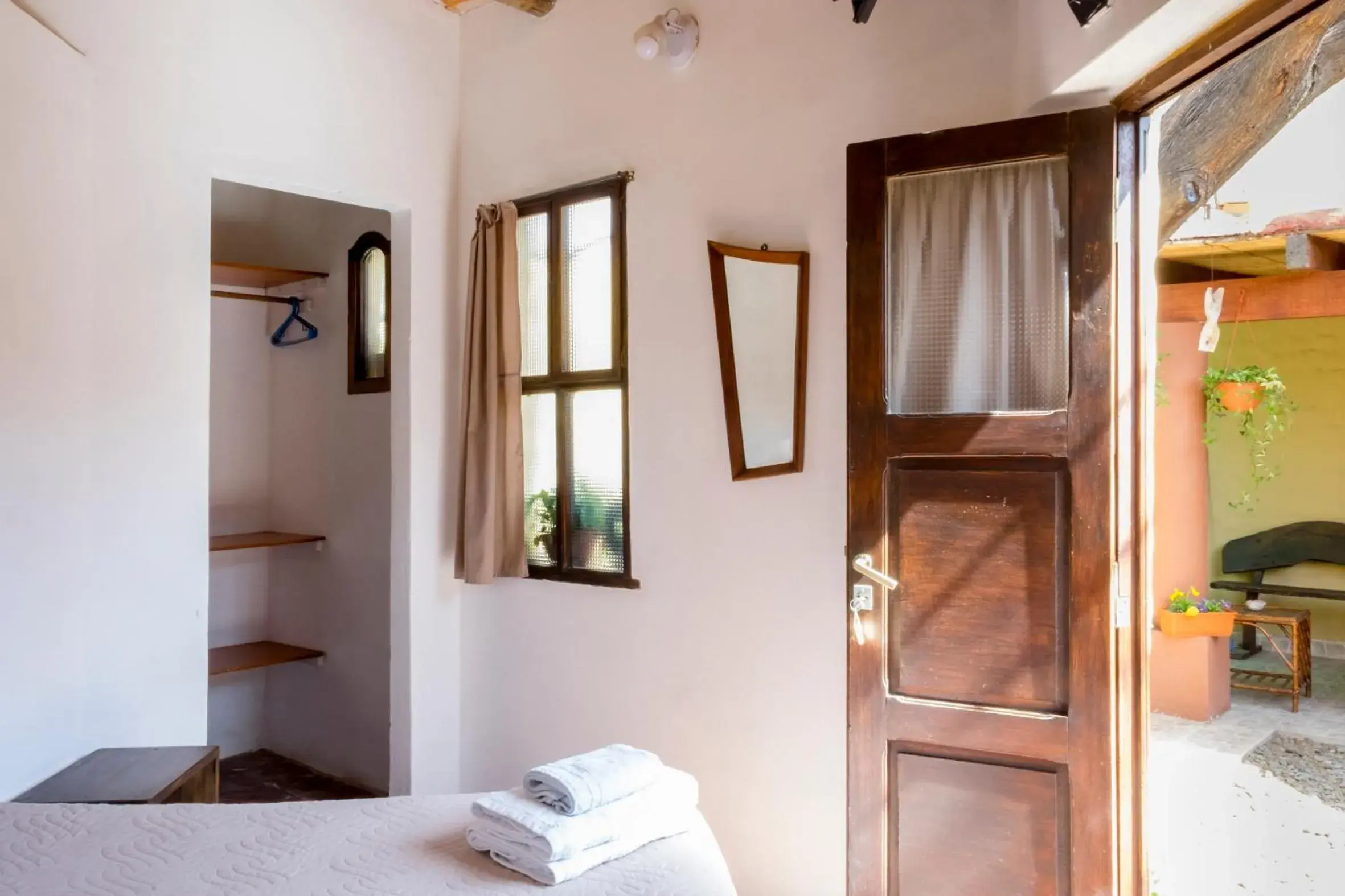 Small Double Room in La Montaña B&B Small Double Room in La Montaña B&B