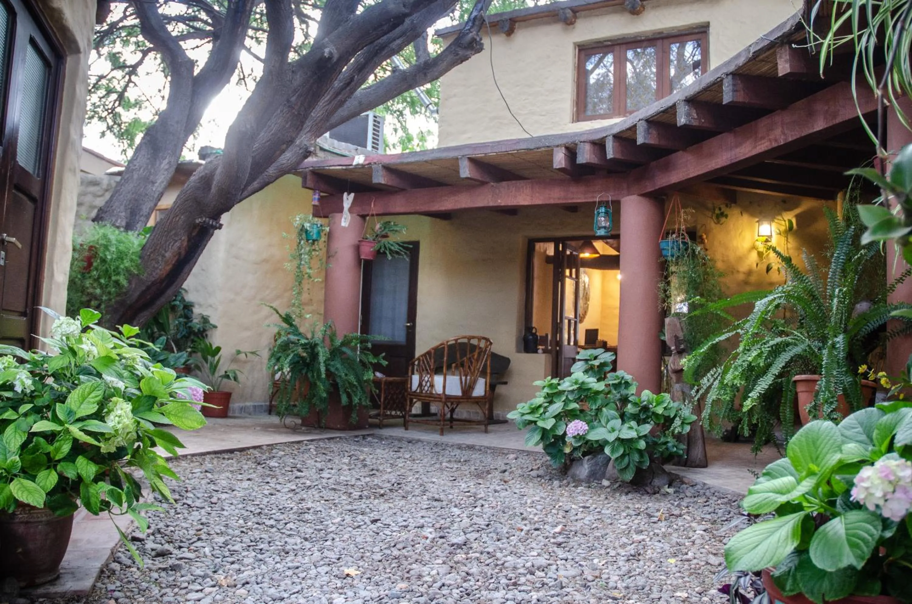 Patio in La Montaña B&B