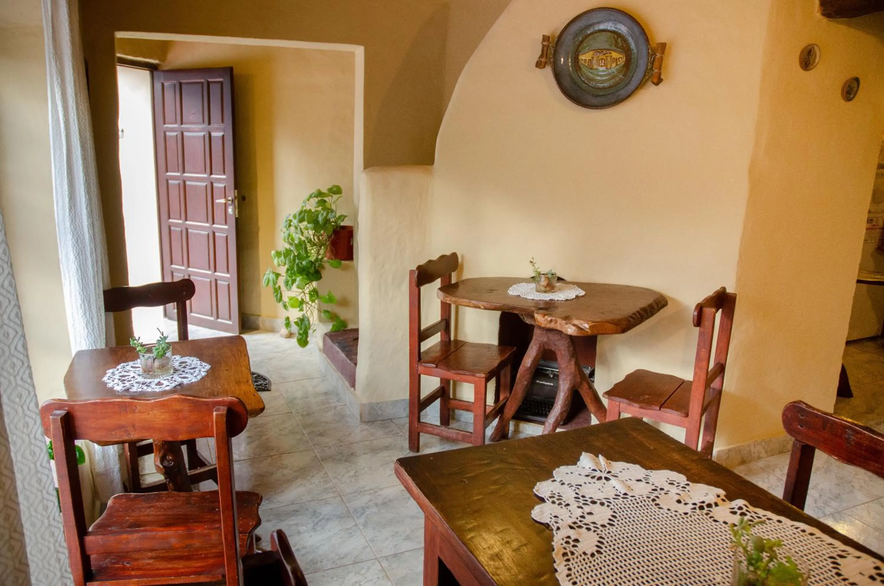 Dining area in La Montaña B&B