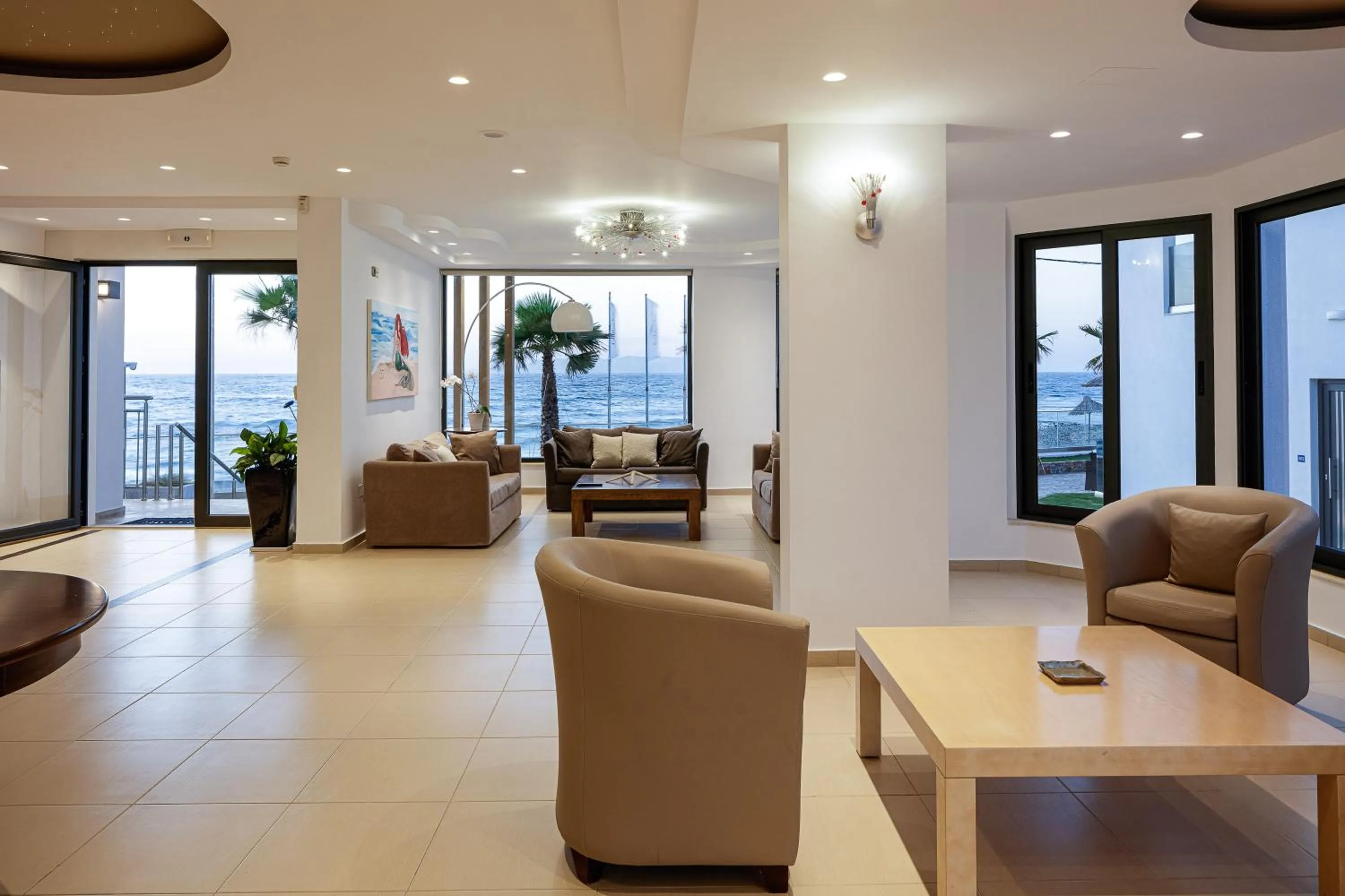 Lobby or reception in Golden Bay Boutique Hotel & Bungalows