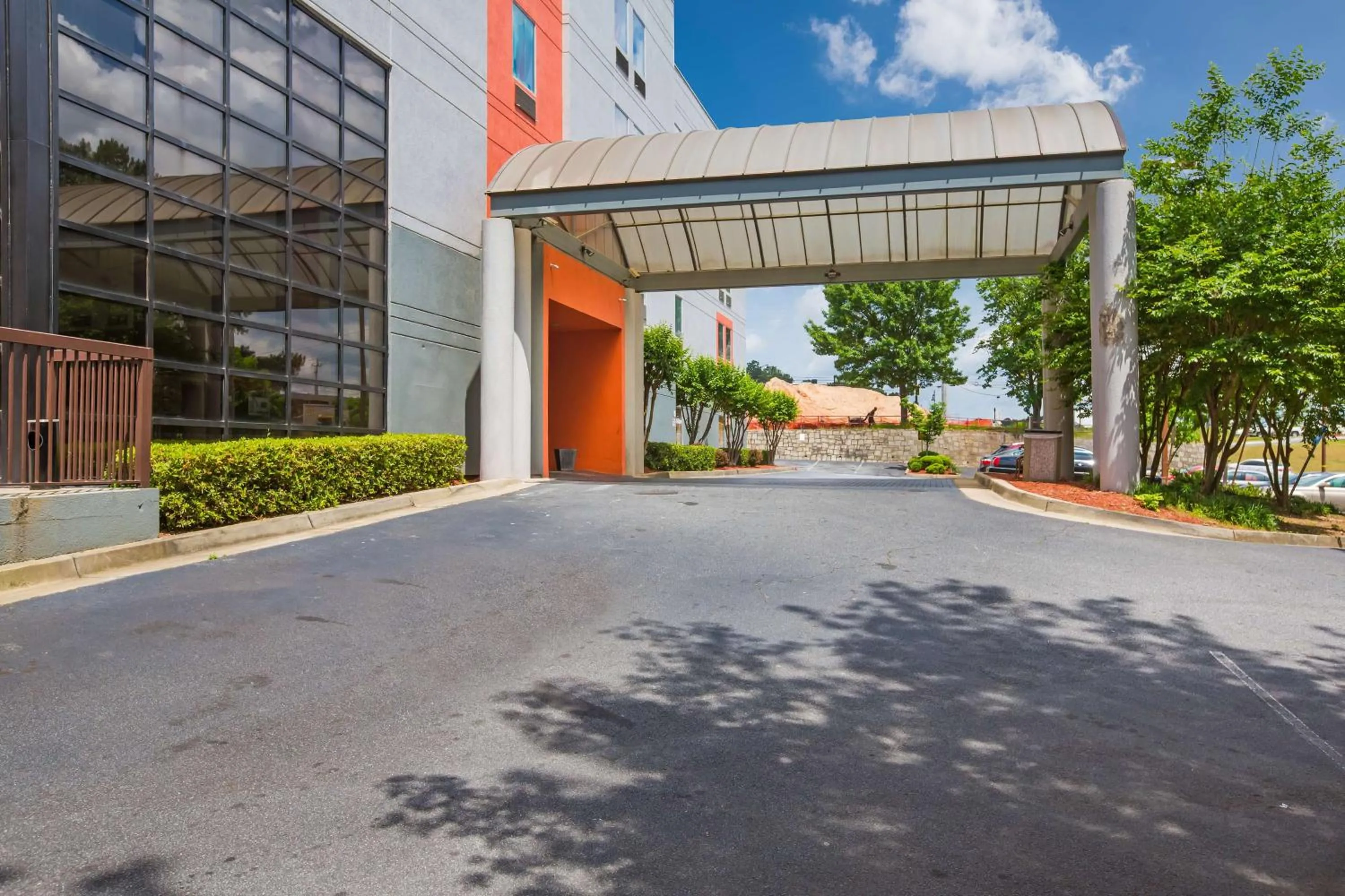 Property building in Budgetel Inns & Suites - Atlanta Galleria Stadium