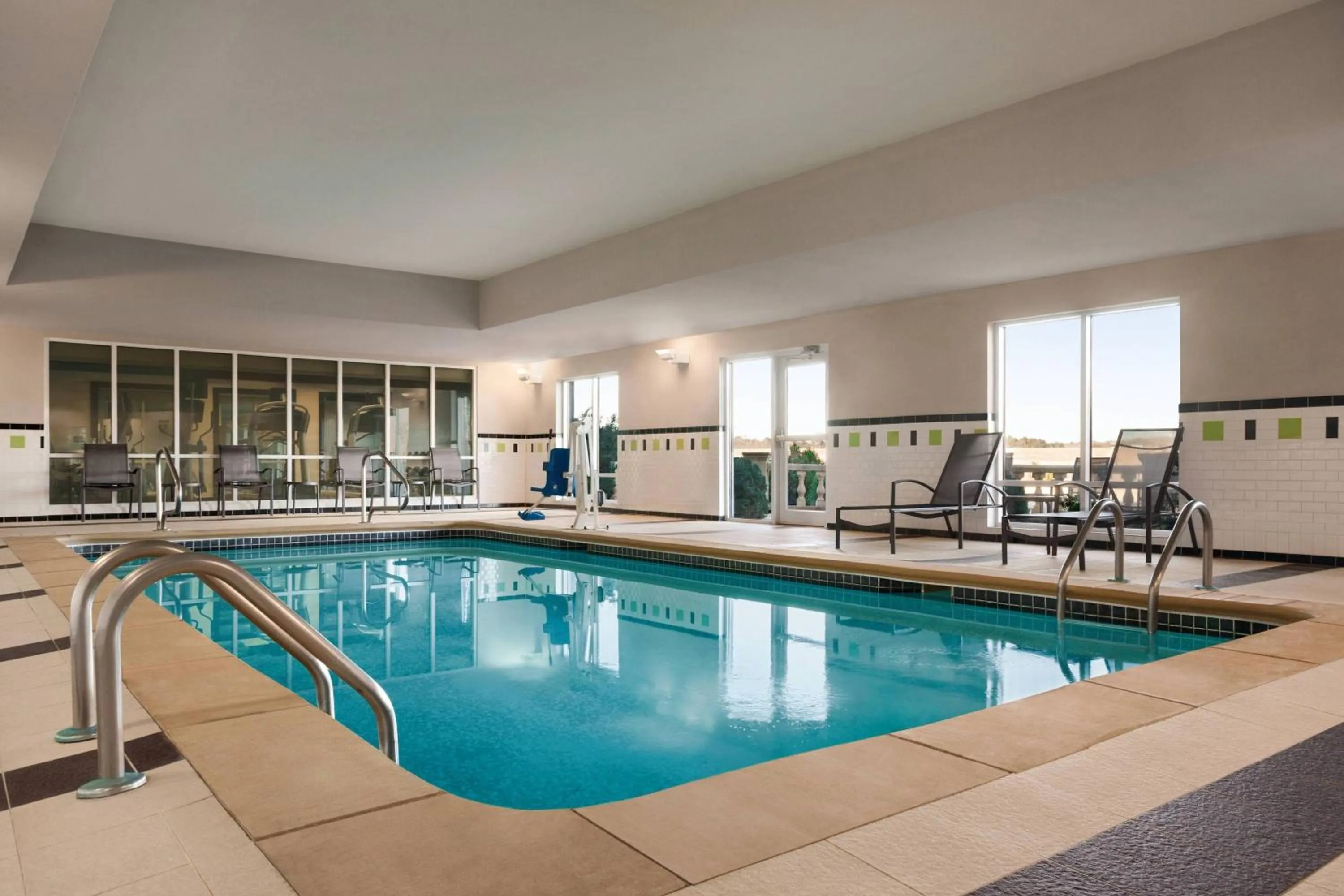Swimming pool in Fairfield Inn & Suites by Marriott Tupelo