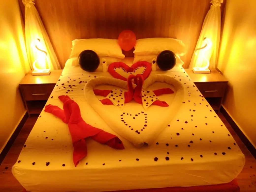 wedding, Bed in Verona Hotel and Conference Center