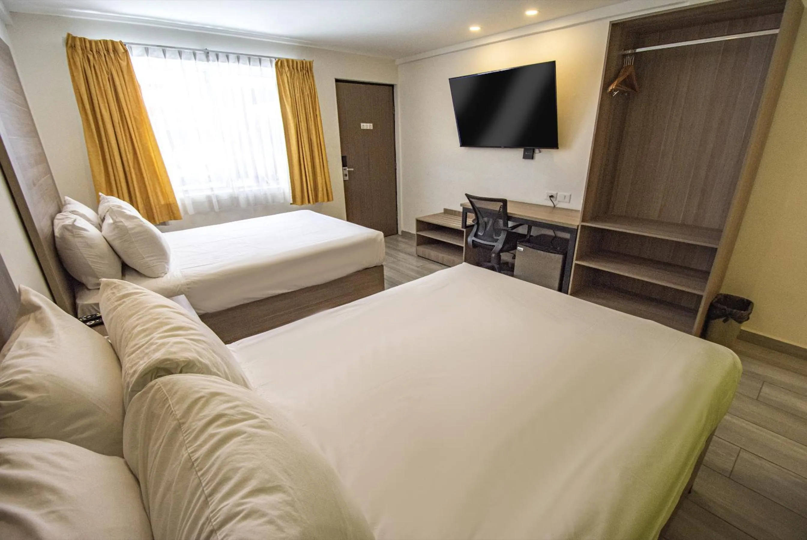 Bedroom, Bed in Hotel Bugambilia