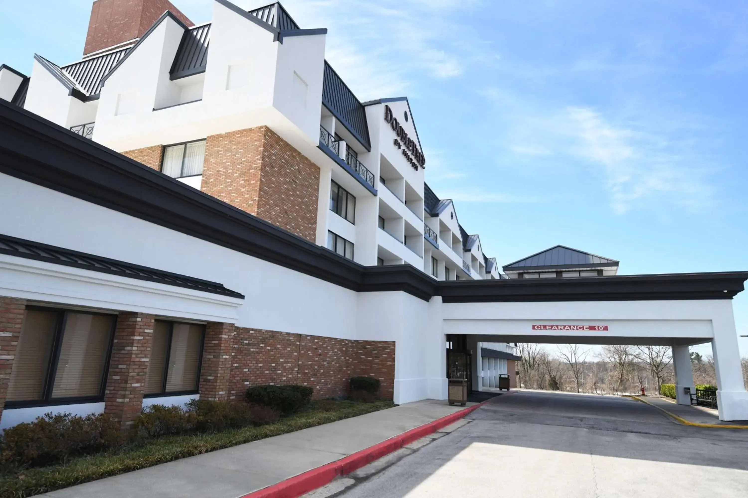 Property building in DoubleTree By Hilton Baltimore North Pikesville Property building in DoubleTree By Hilton Baltimore North Pikesville