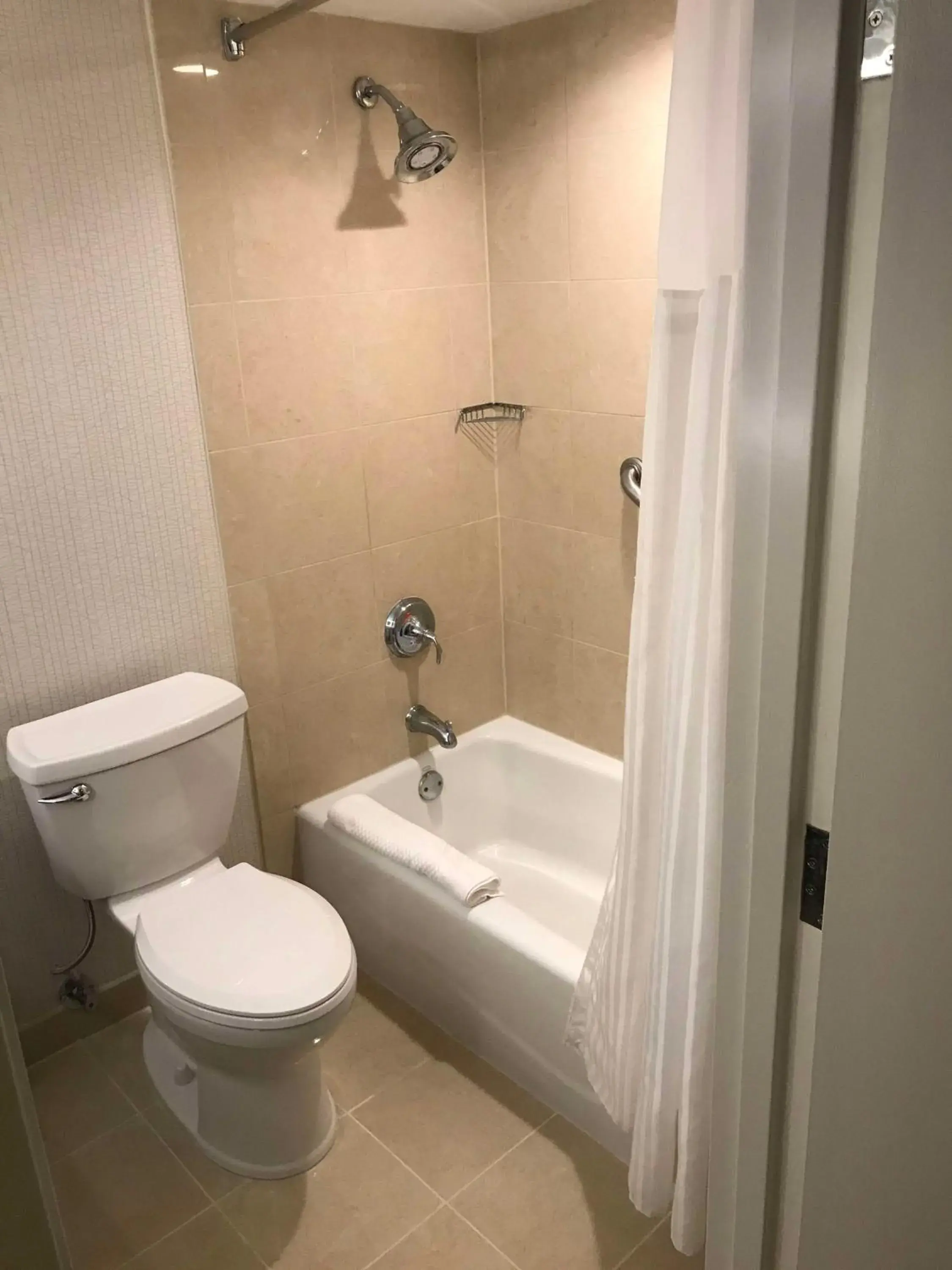 Bathroom in DoubleTree By Hilton Baltimore North Pikesville Bathroom in DoubleTree By Hilton Baltimore North Pikesville