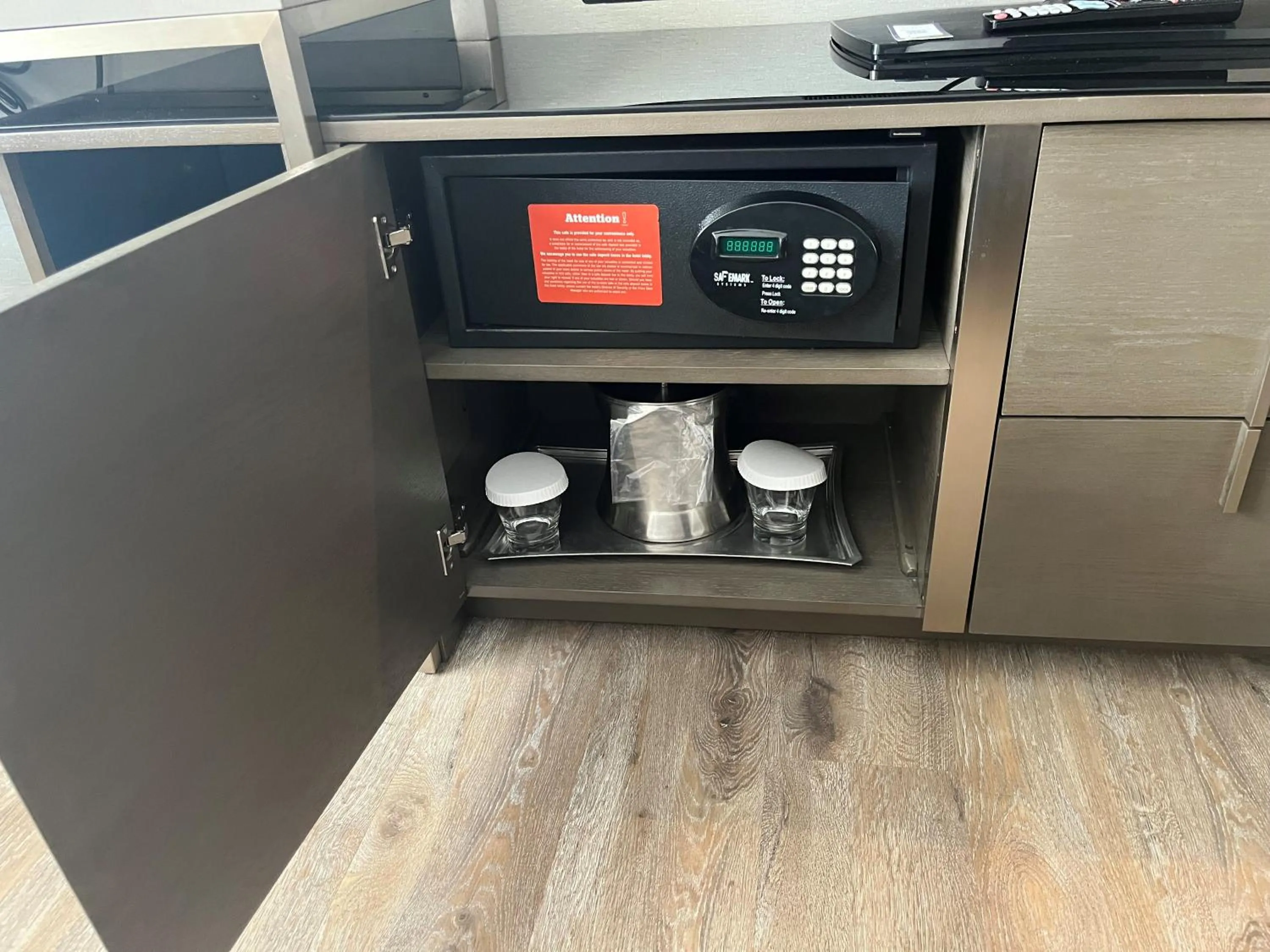 Bedroom in DoubleTree By Hilton Baltimore North Pikesville