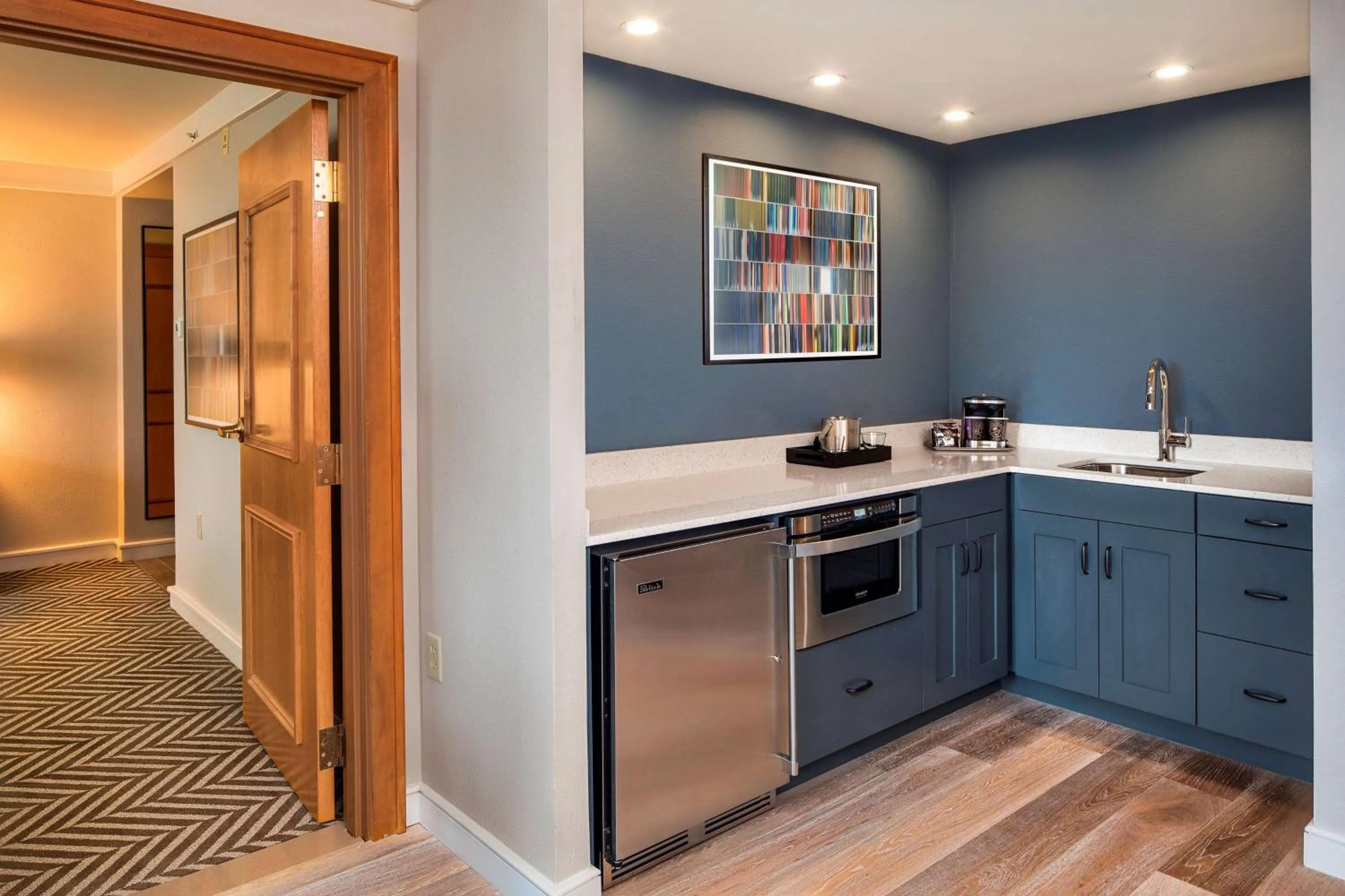 Kitchen or kitchenette in Hilton University of Florida Conference Center Gainesville