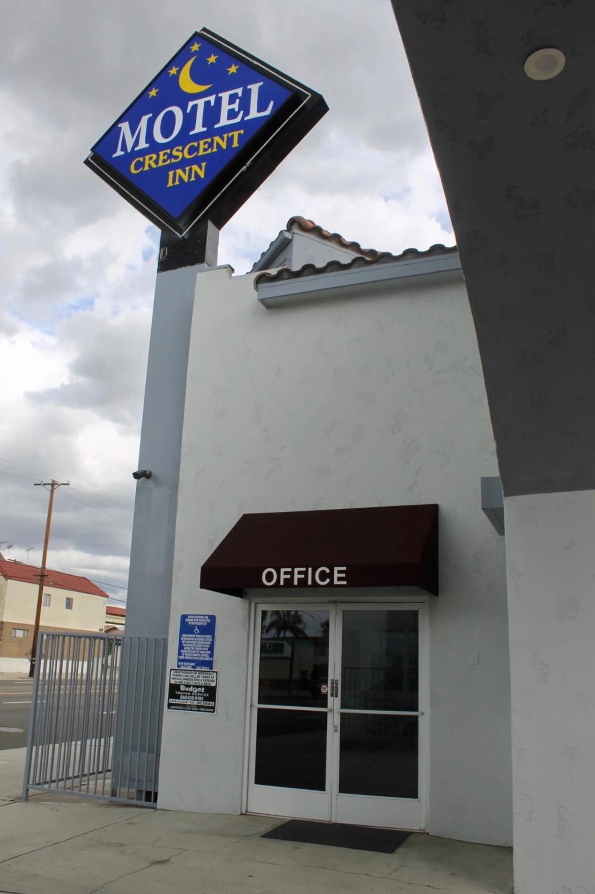 Property logo or sign in Crescent Inn