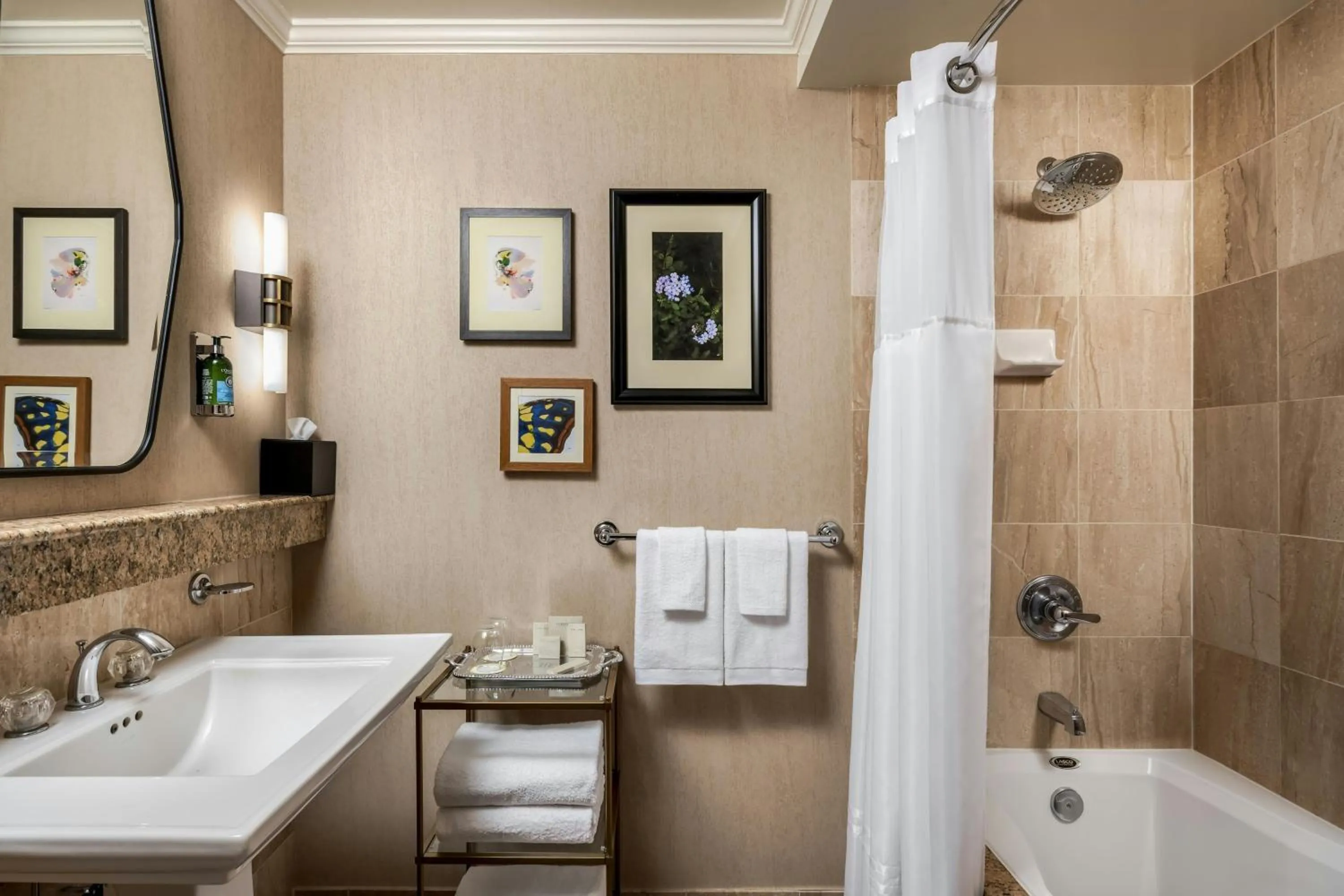 Photo of the whole room in The Louie, A Davenport Hotel, Autograph Collection