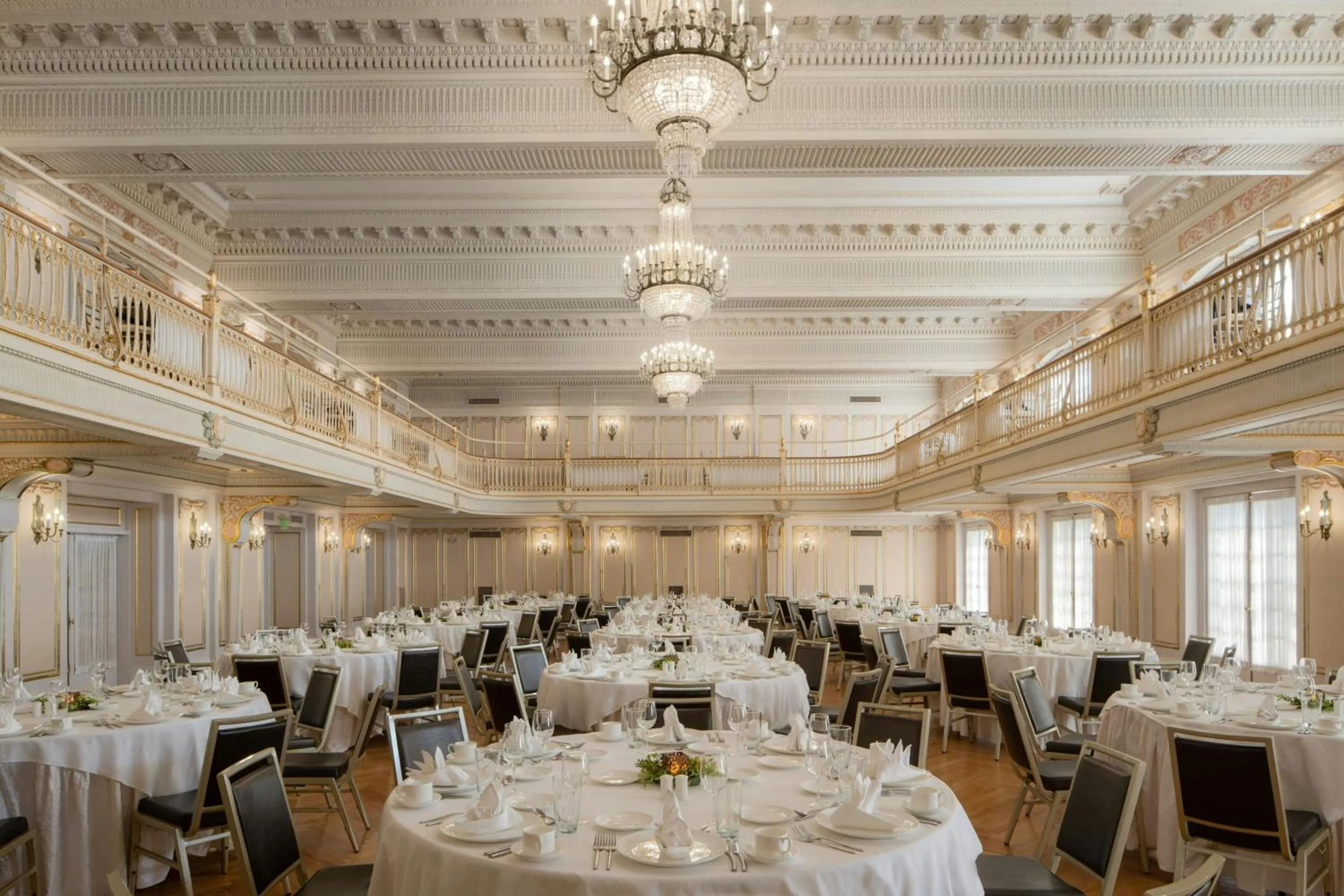 Meeting/conference room in Davenport Hotel, Autograph Collection