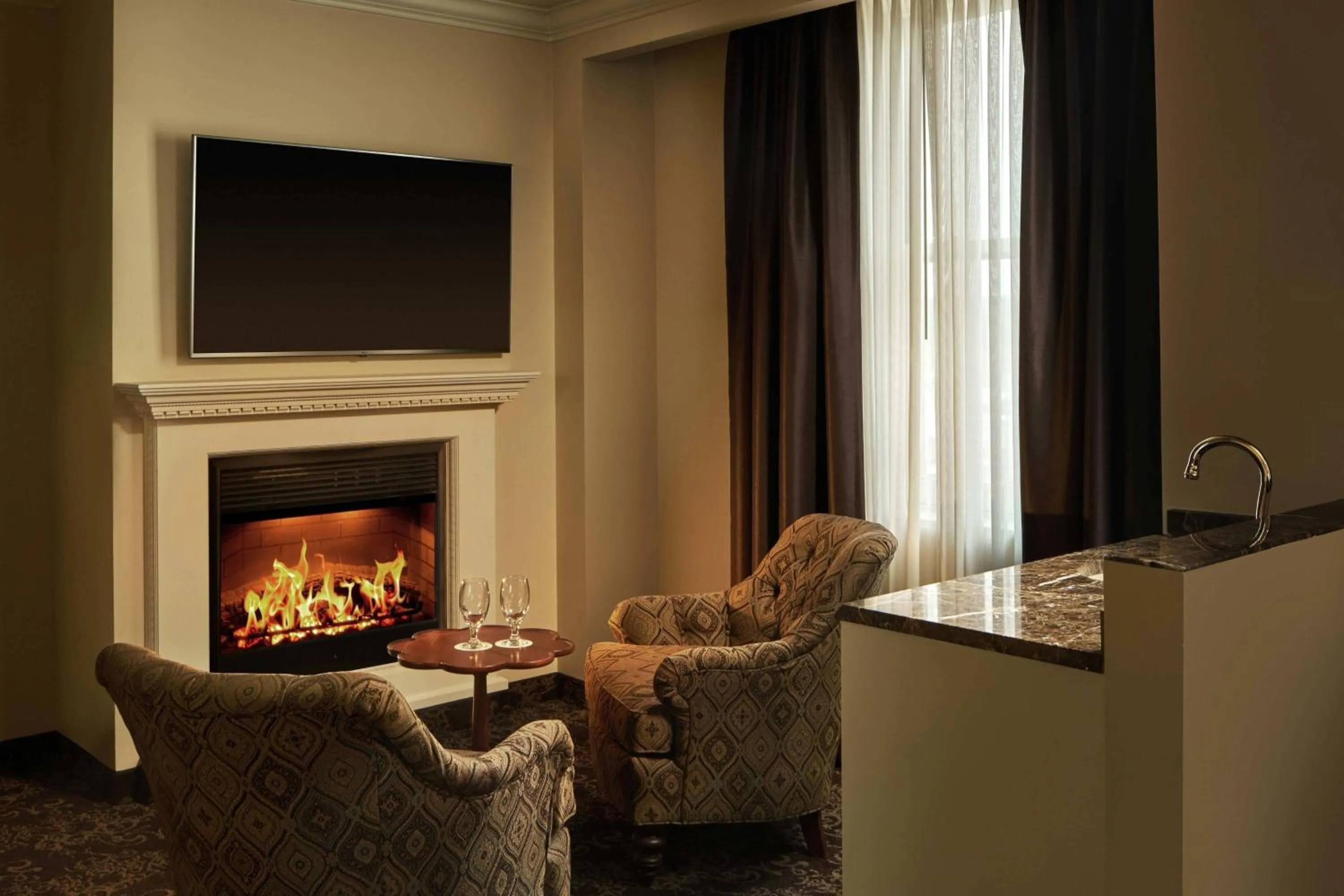 Bedroom in Davenport Hotel, Autograph Collection
