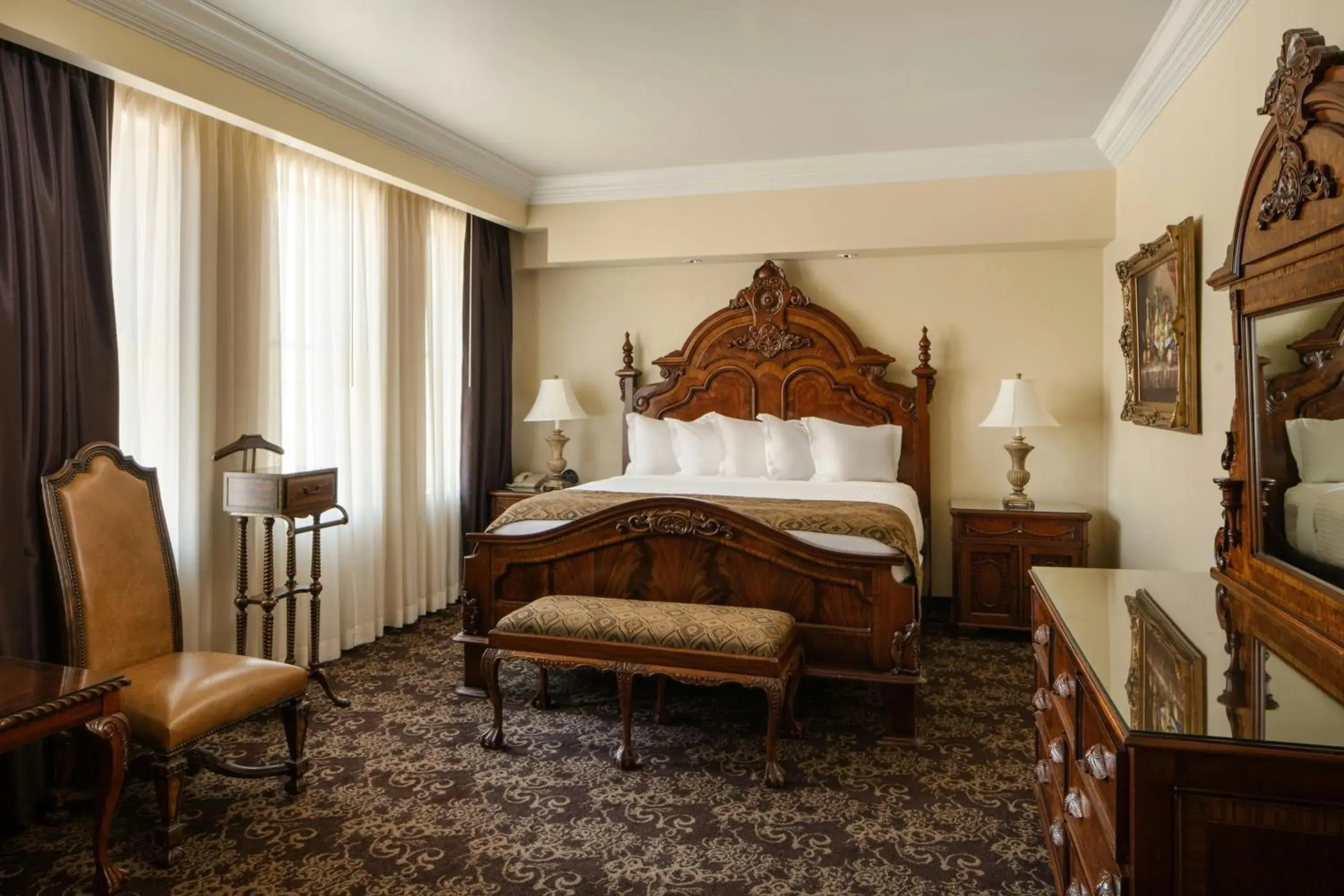 Photo of the whole room, Bed in Davenport Hotel, Autograph Collection Photo of the whole room, Bed in Davenport Hotel, Autograph Collection