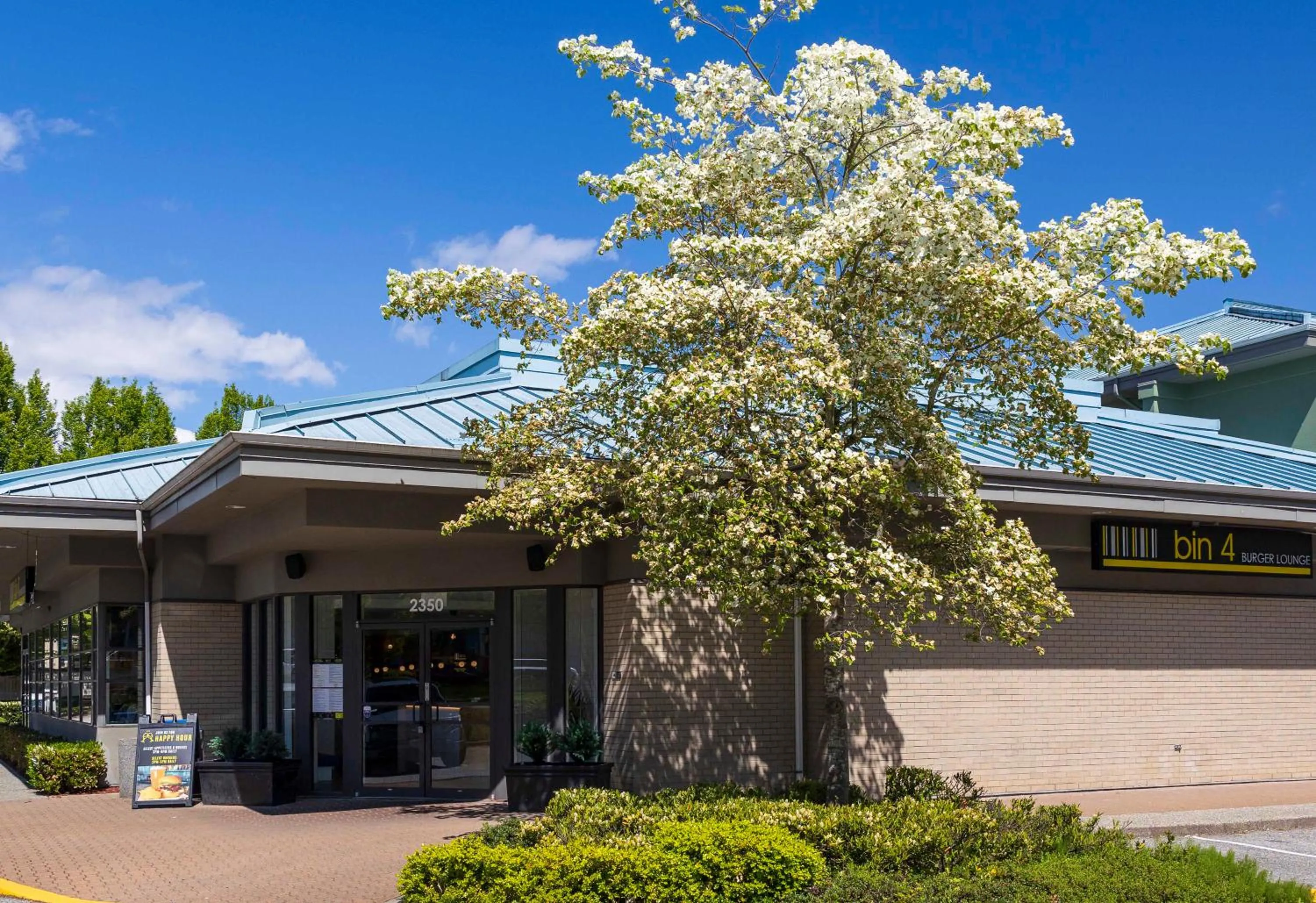 Restaurant/places to eat in Accent Inns Burnaby