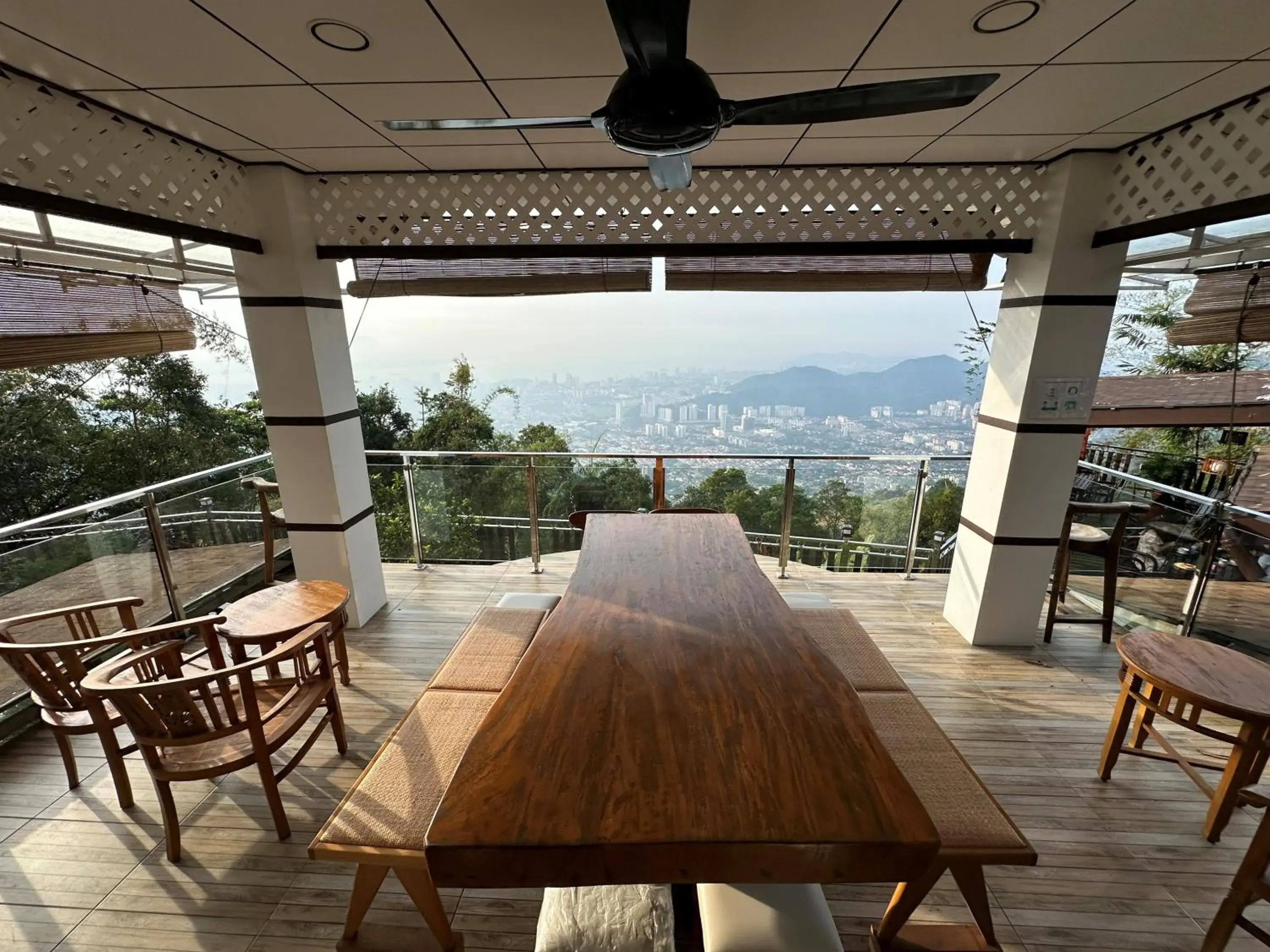 Restaurant/places to eat in Hickory Penang Hill Restaurant/places to eat in Hickory Penang Hill