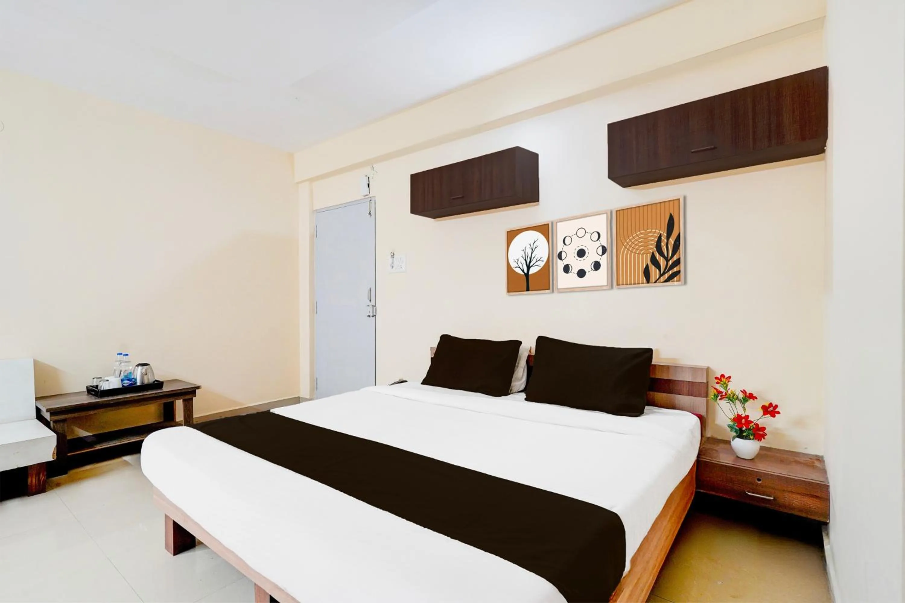 Bedroom, Bed in Super Hotel O Bellandur Bangalore