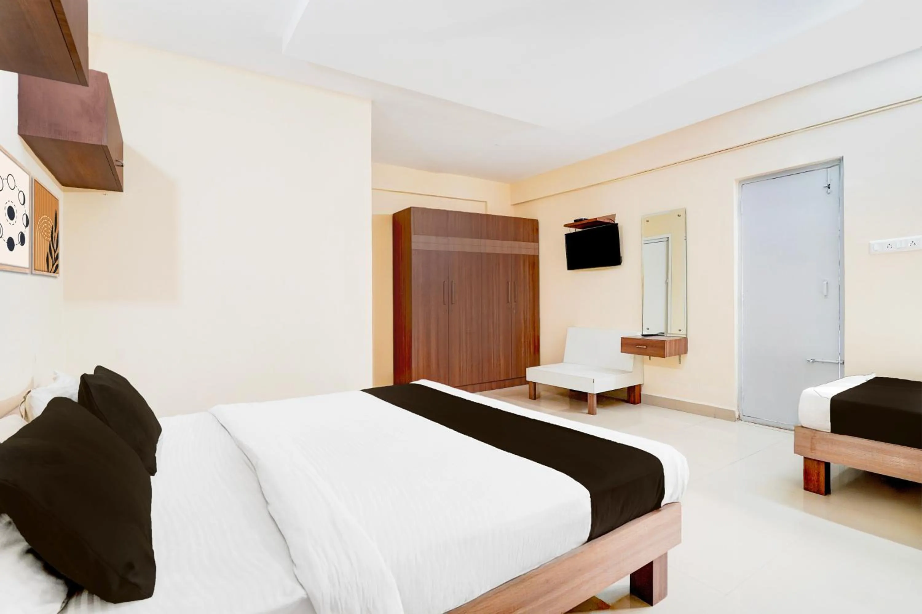 Bedroom, Bed in Super Hotel O Bellandur Bangalore