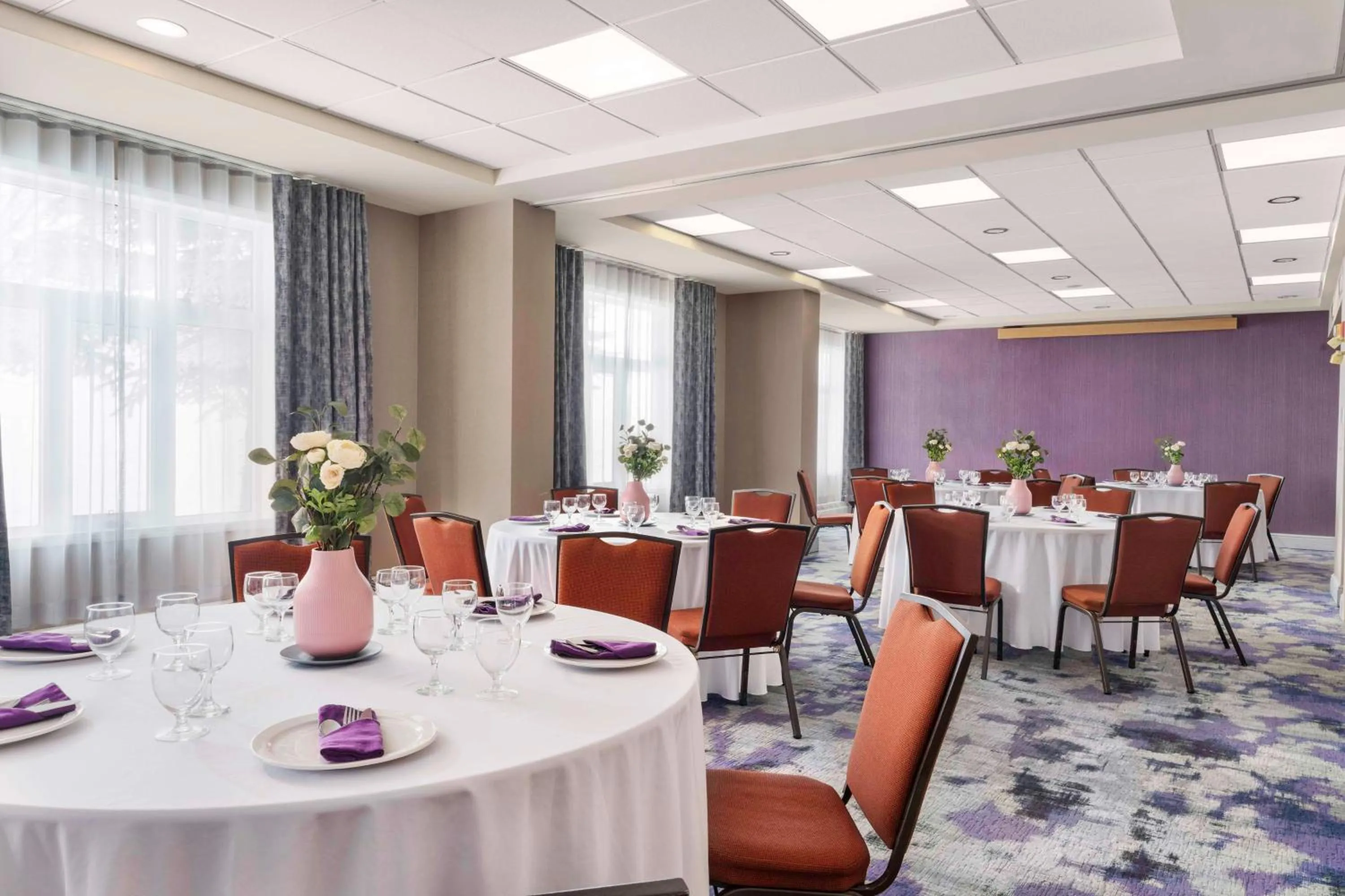 Meeting/conference room in Hilton Garden Inn Calgary Airport